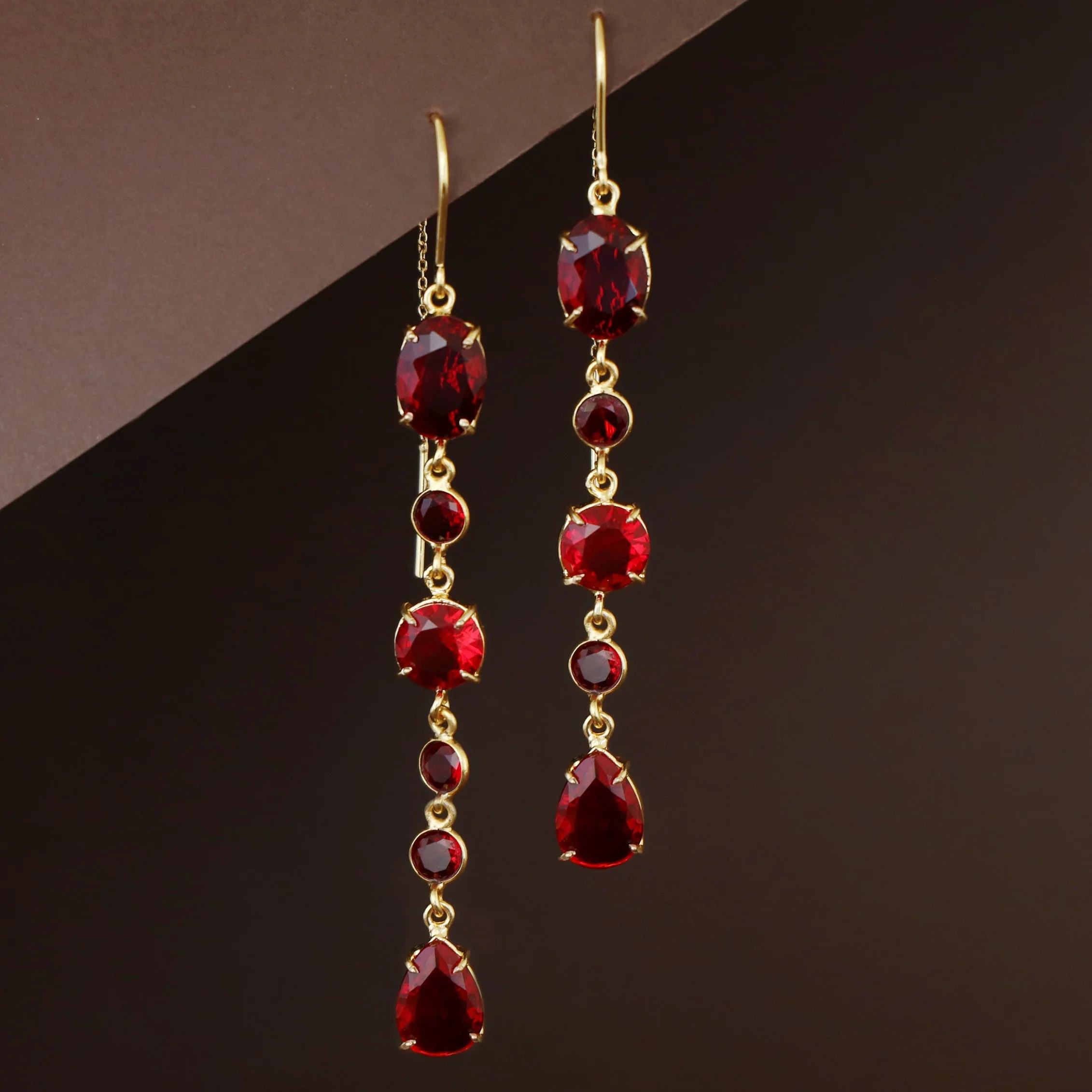 Golden Claw Glossy Stone Needle And Thread Earring - Image 2