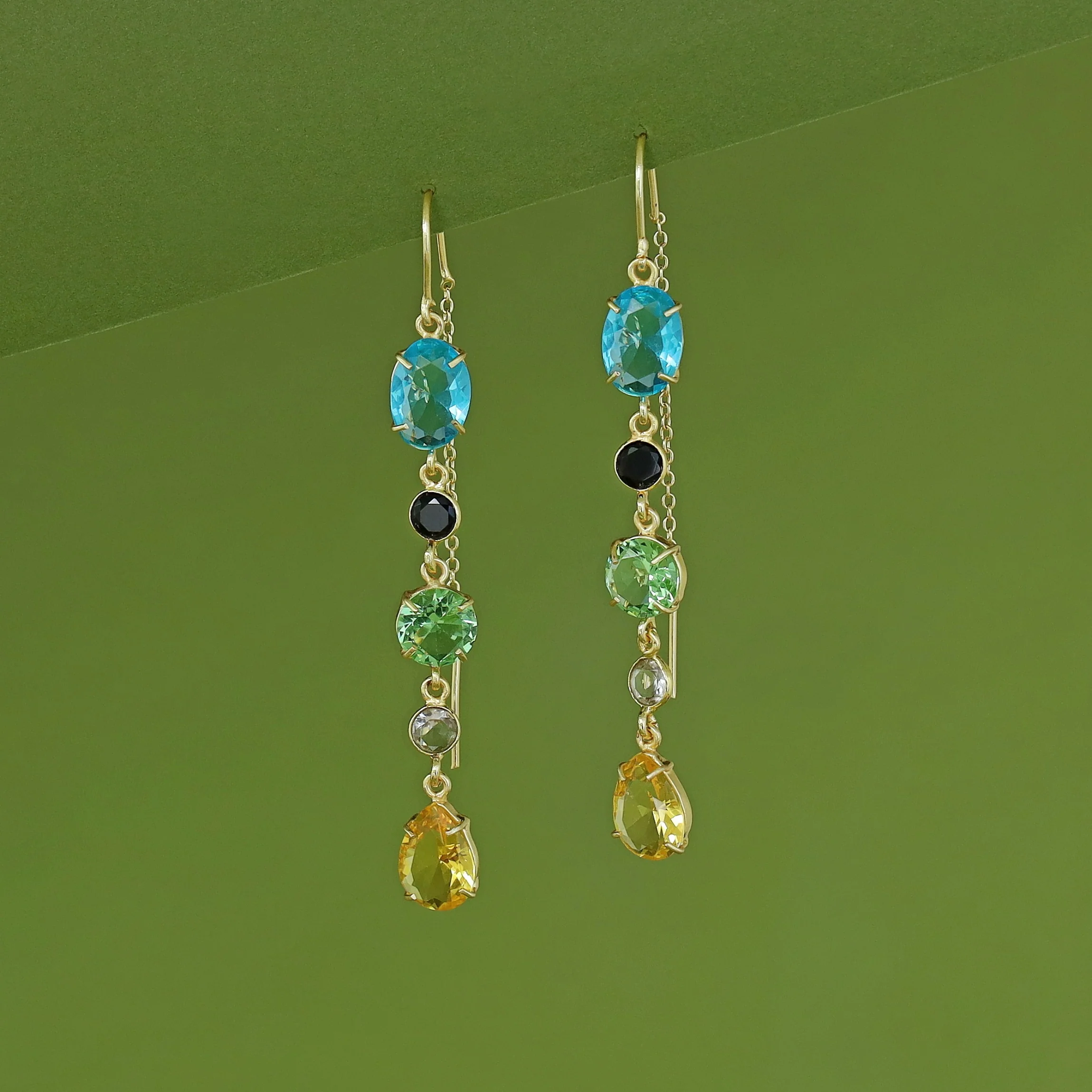 Golden Claw Glossy Stone Needle And Thread Earring - Image 9