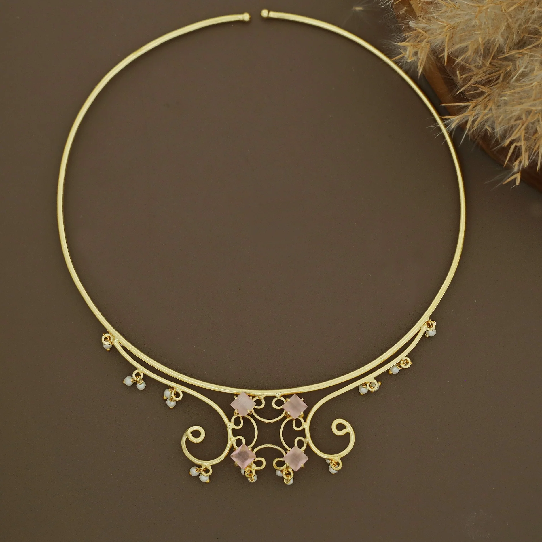 Aizah Golden Claw Glossy Stone Pearl Neck Cuff - Image 4