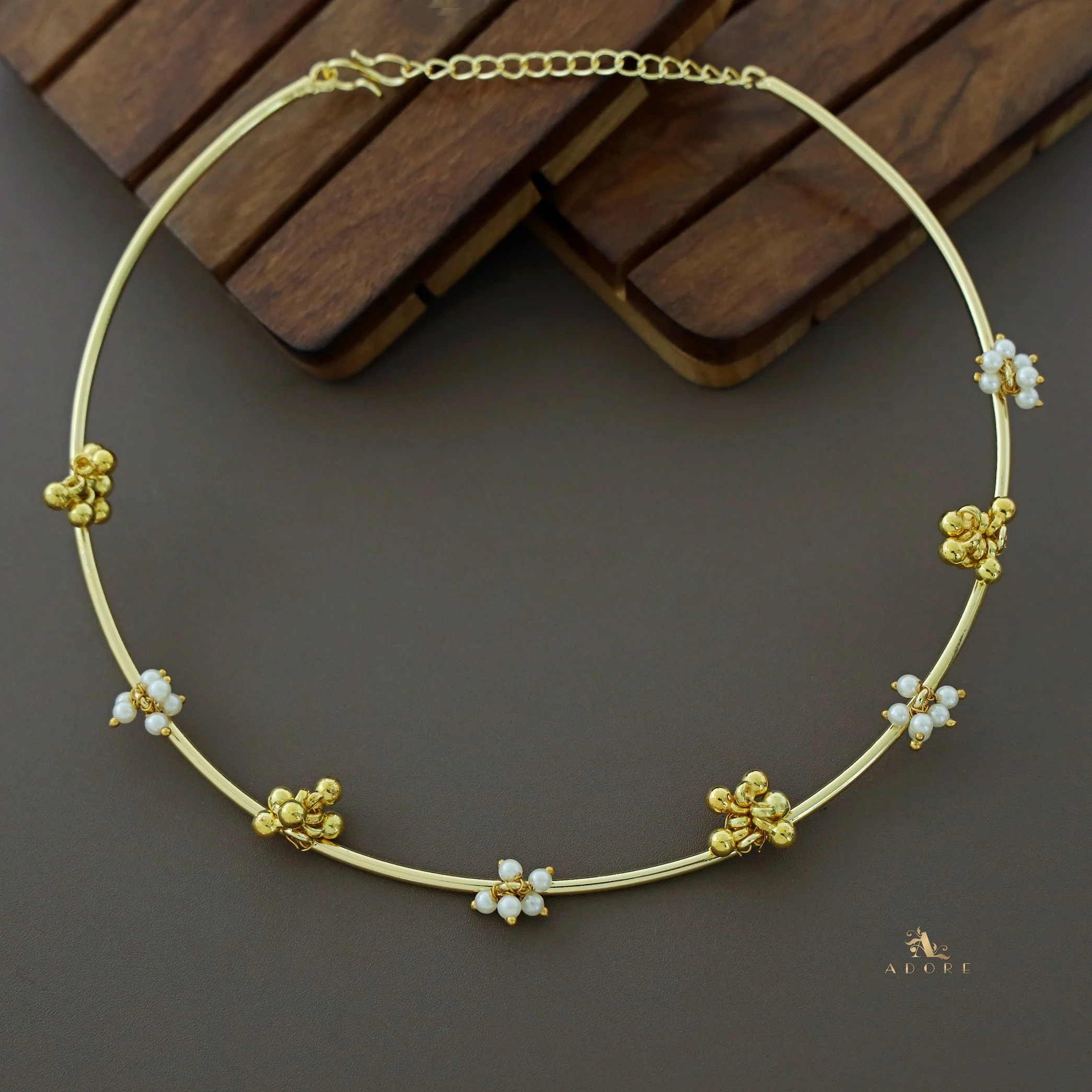Golden Cluster Pearl Ghungroo Neck Cuff - Image 3