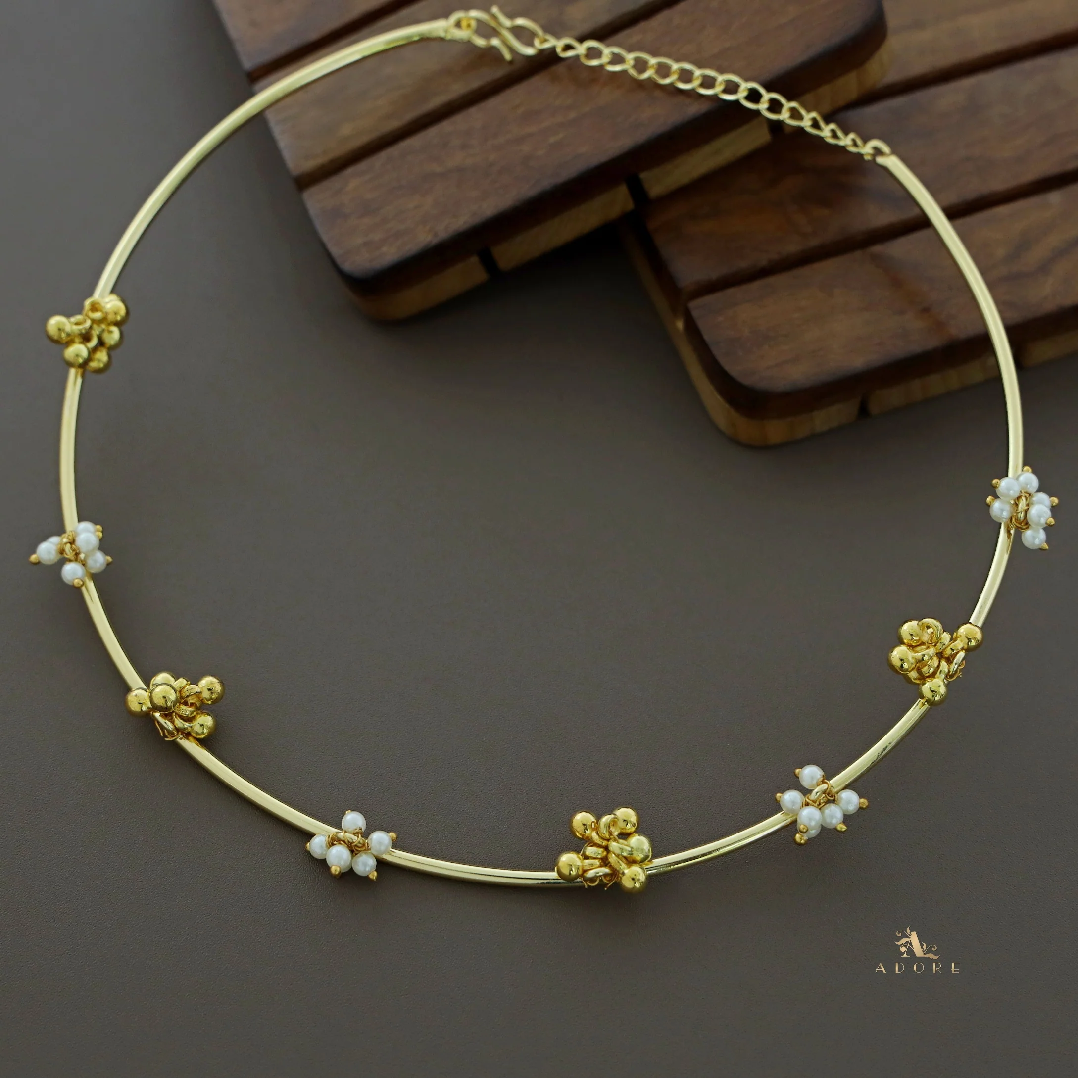 Golden Cluster Pearl Ghungroo Neck Cuff - Image 4