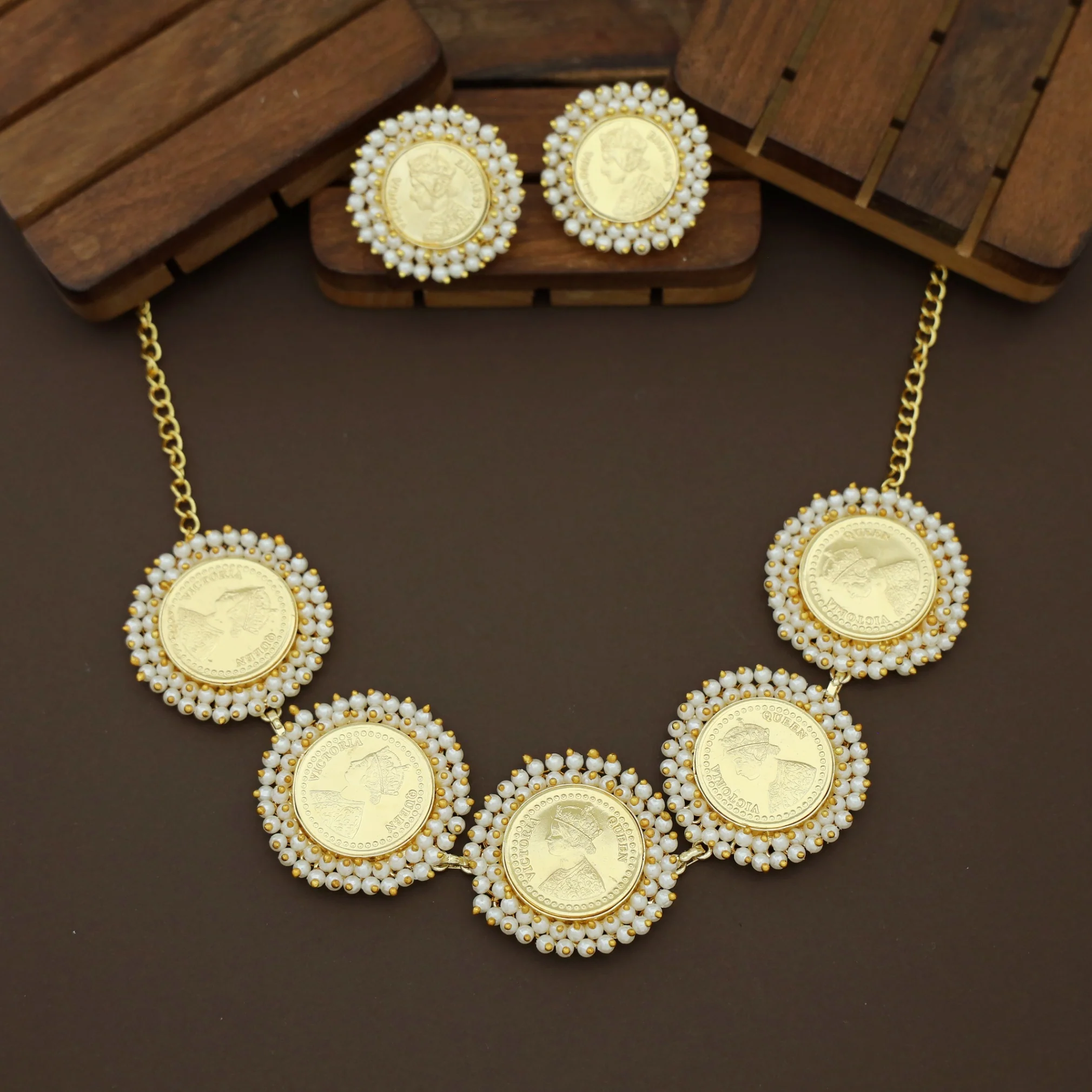 Golden Coin Cluster Pearl Choker / Short Neckpiece With Earring - Image 2