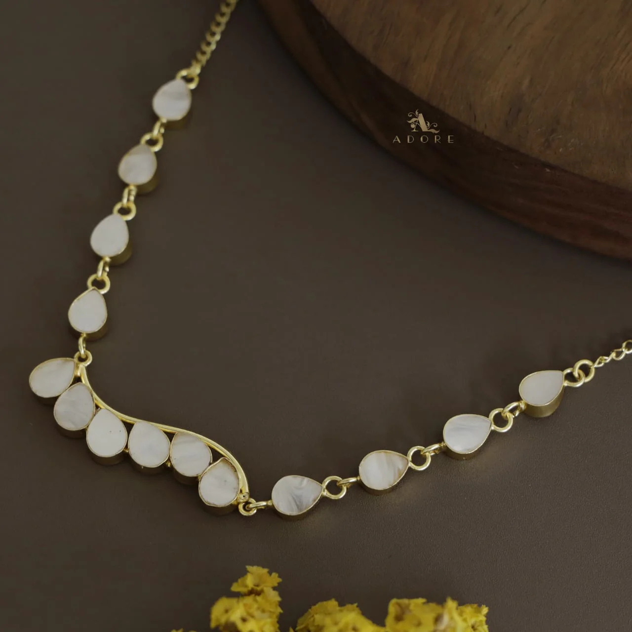 Golden Curvy Line MOP Drops Neckpiece - Image 4