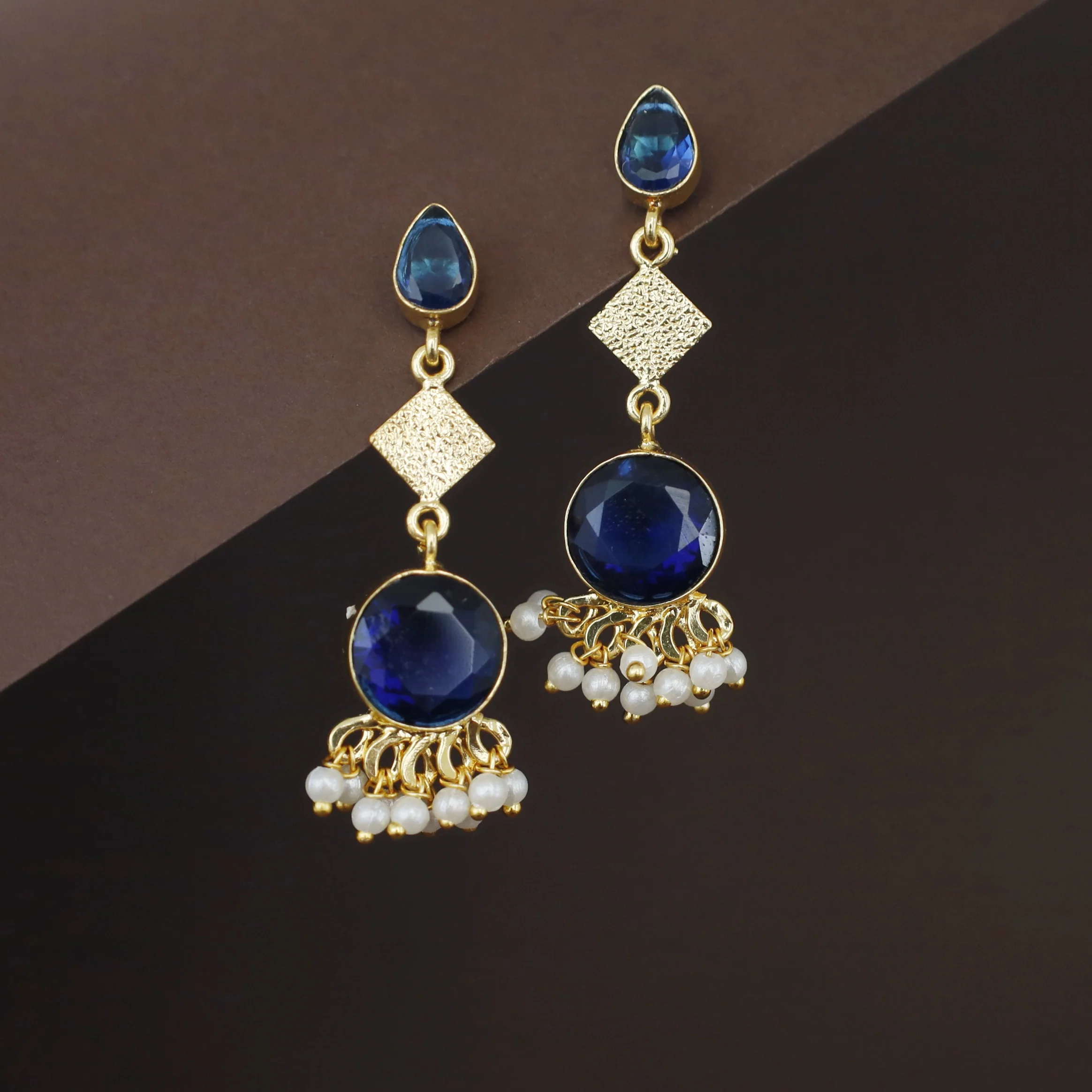 Ruth Drop Circle Glossy Cluster Pearl Earring - Image 4