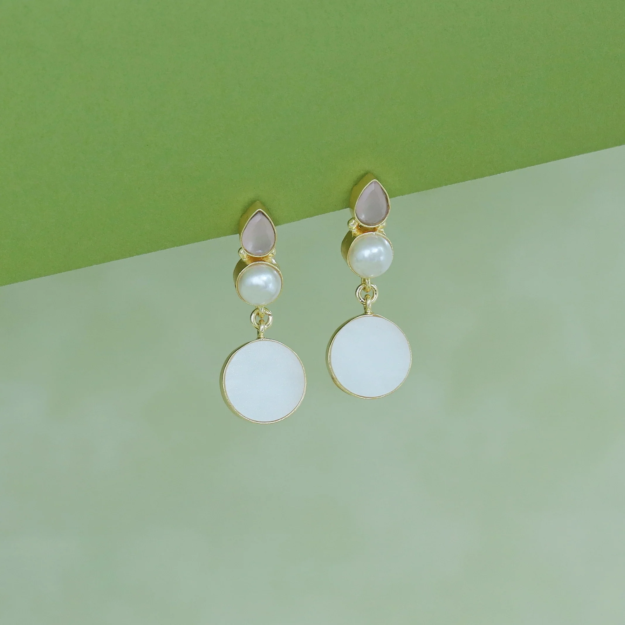 Hita Dual Glossy And Pearl Earring - Image 10
