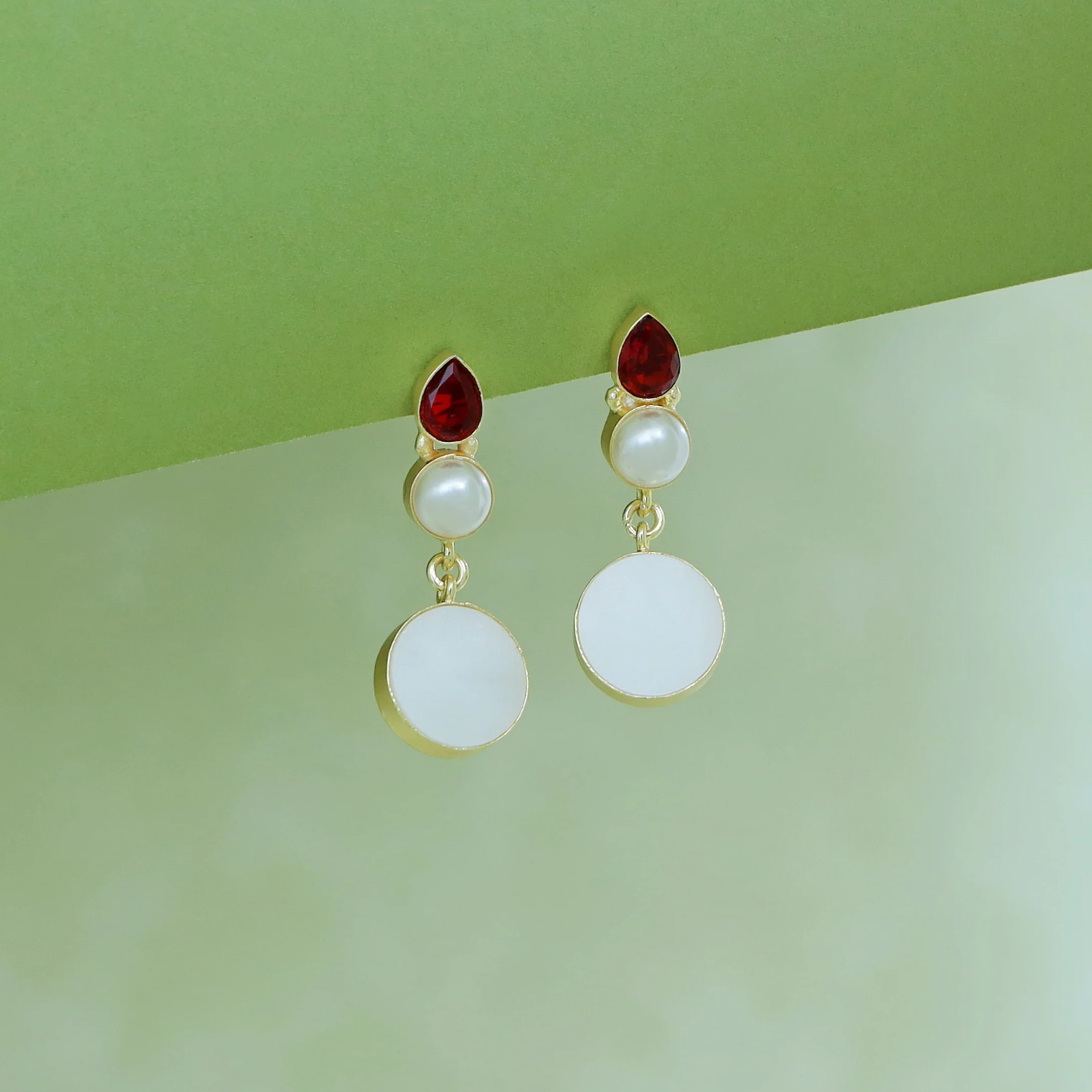 Hita Dual Glossy And Pearl Earring - Image 11
