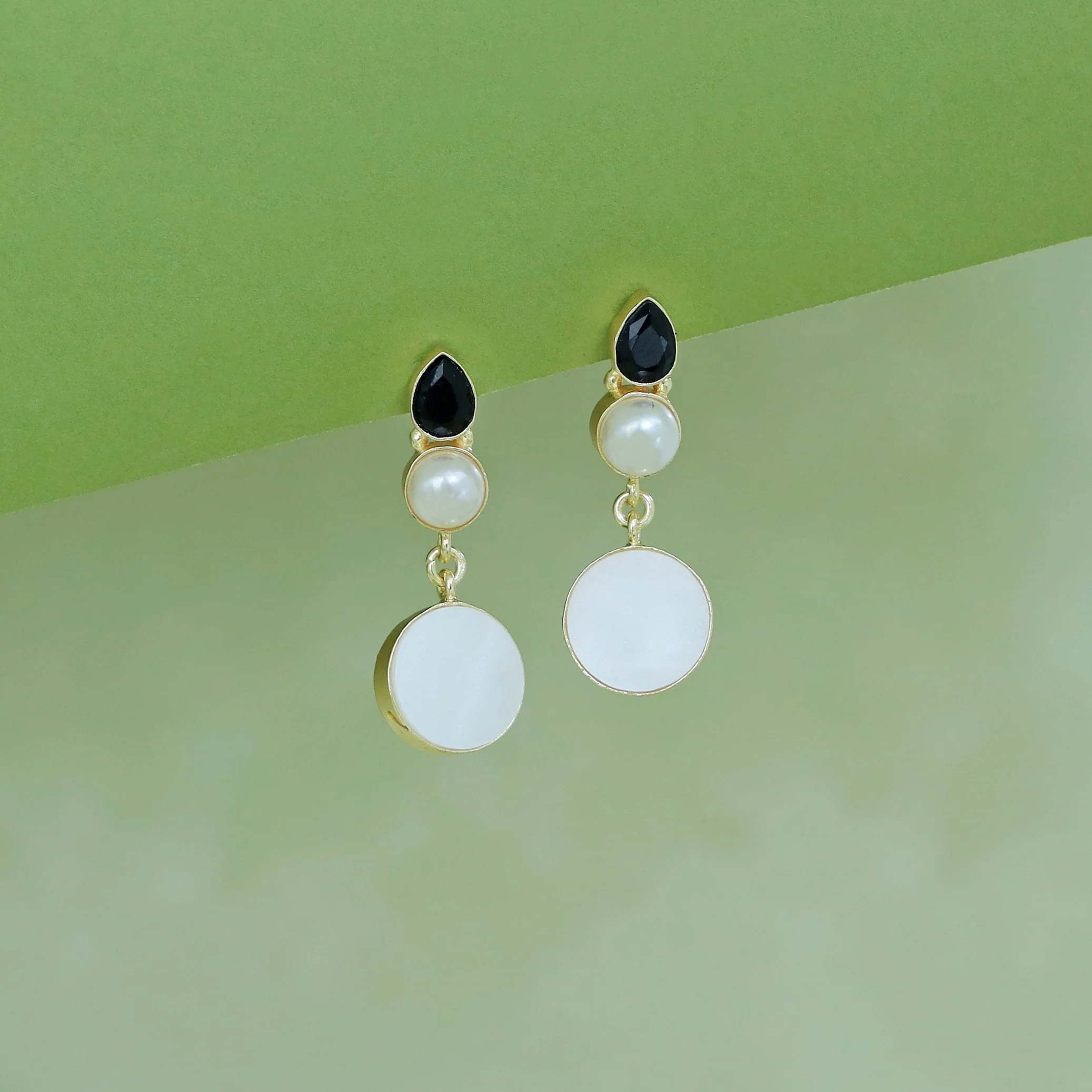 Hita Dual Glossy And Pearl Earring - Image 12