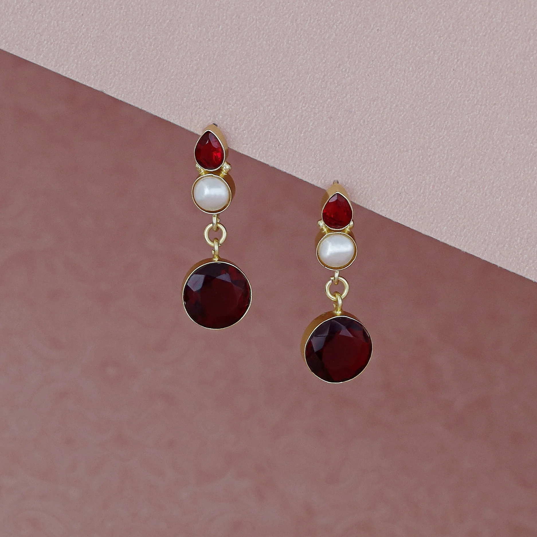 Hita Dual Glossy And Pearl Earring - Image 3