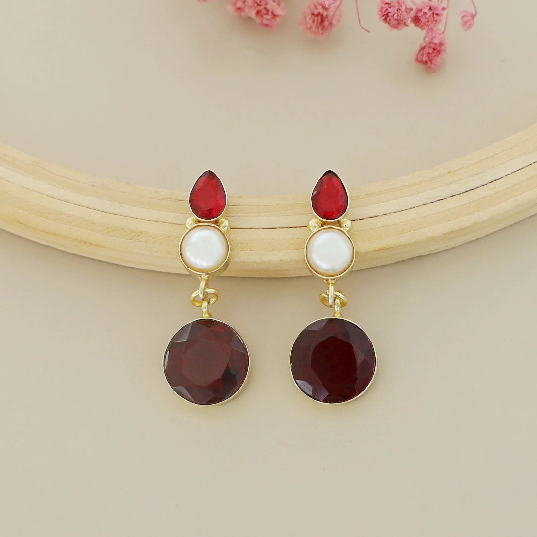 Hita Dual Glossy And Pearl Earring - Image 5