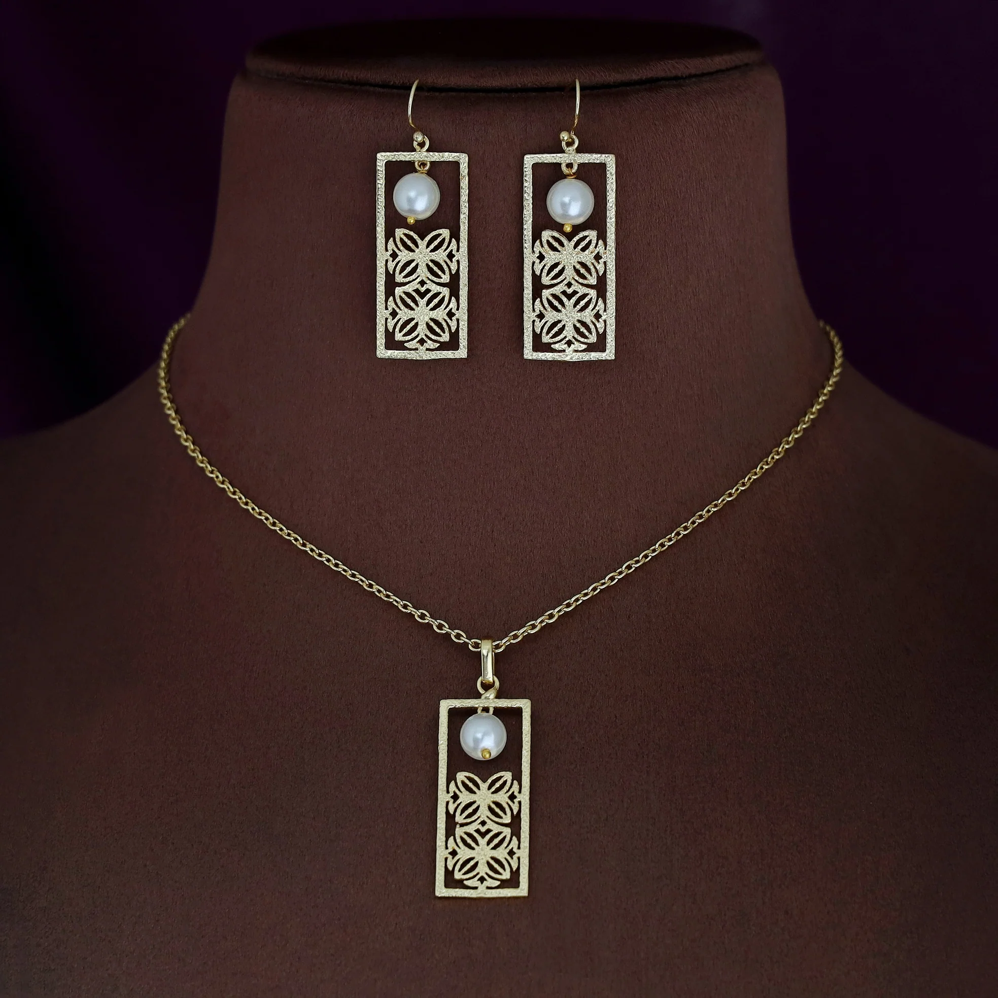 Golden Dual Flower Pearl Frame Neckpiece With Drop - Image 2