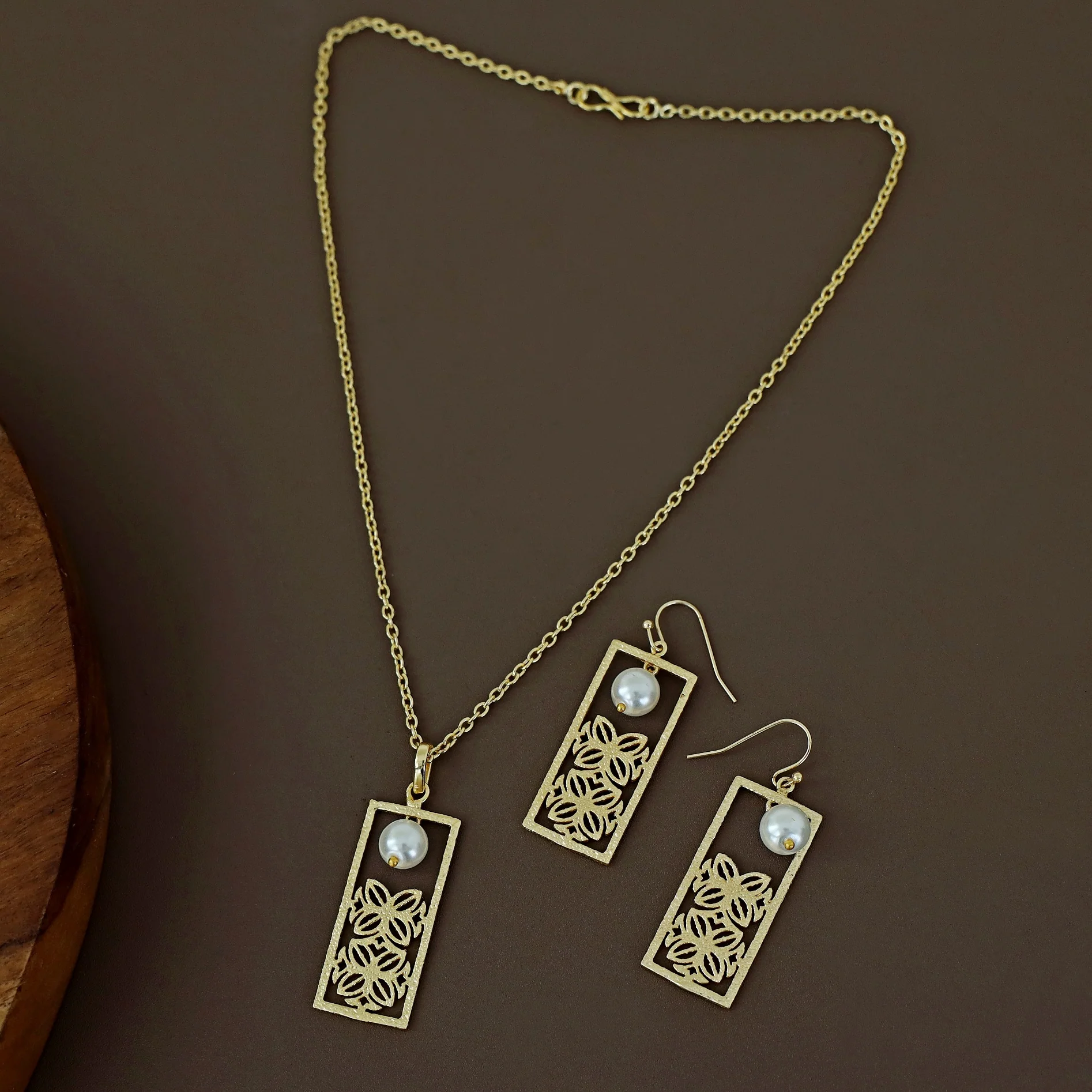 Golden Dual Flower Pearl Frame Neckpiece With Drop - Image 3