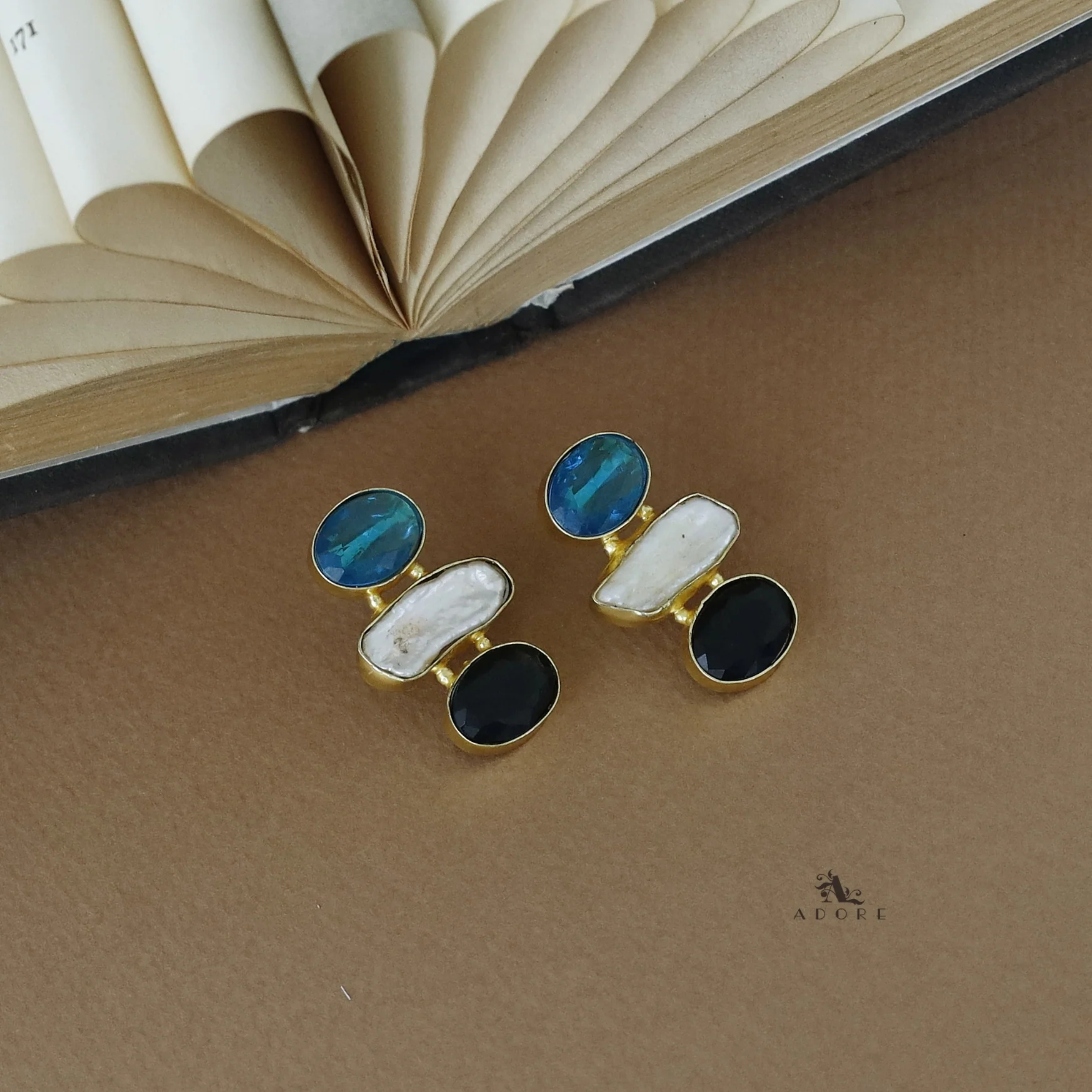 Golden Dual Oval Glossy Stone + Baroque Earring - Image 2