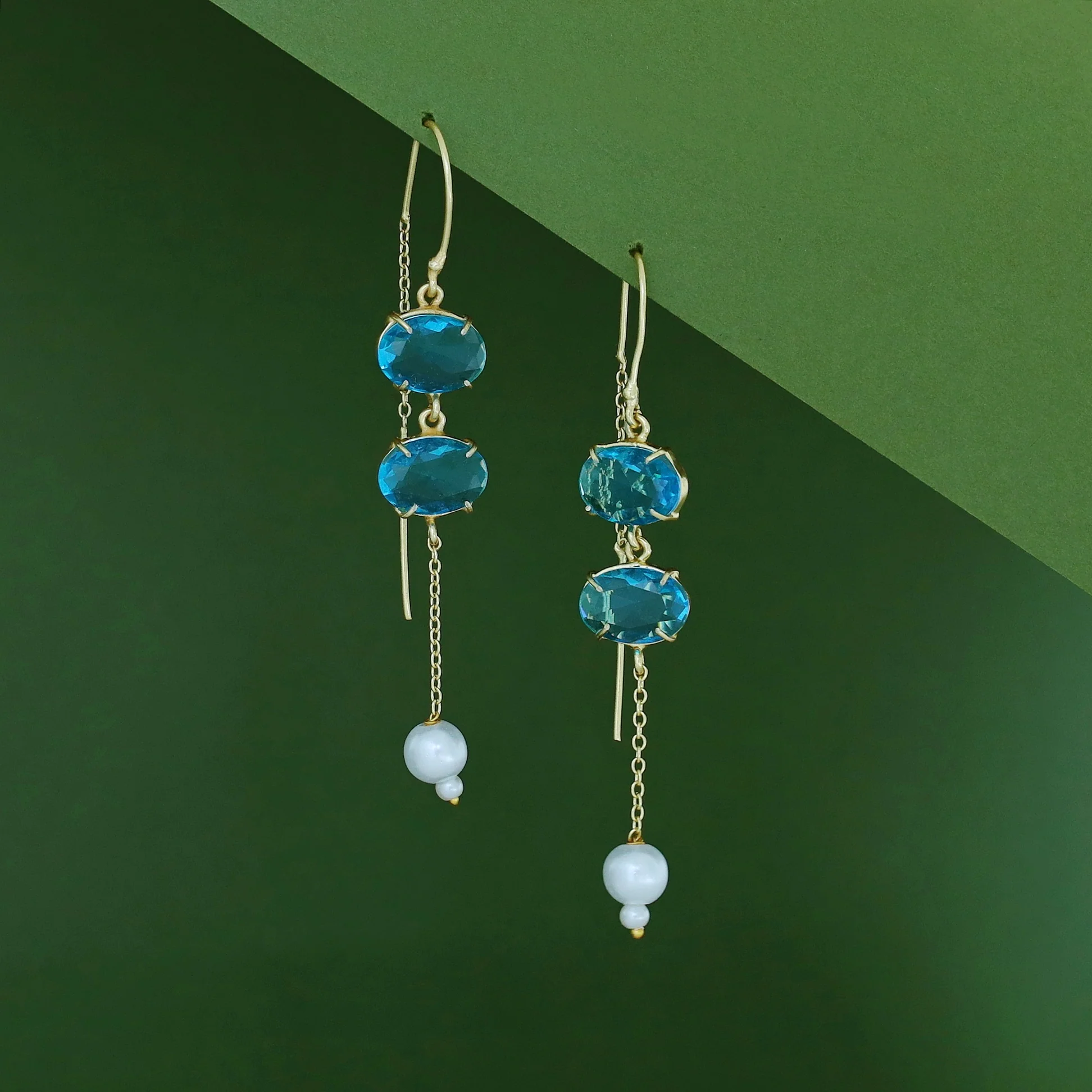 Emryn Glossy Dual Oval Pearl Needle And Thread Earring - Image 5
