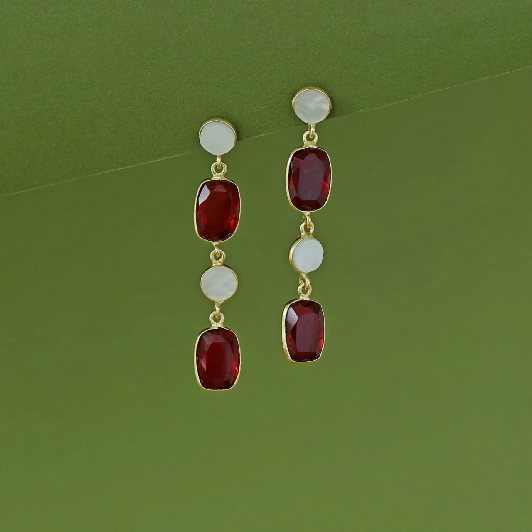 Eshita Golden Dual MOP + Glossy Earring - Image 11