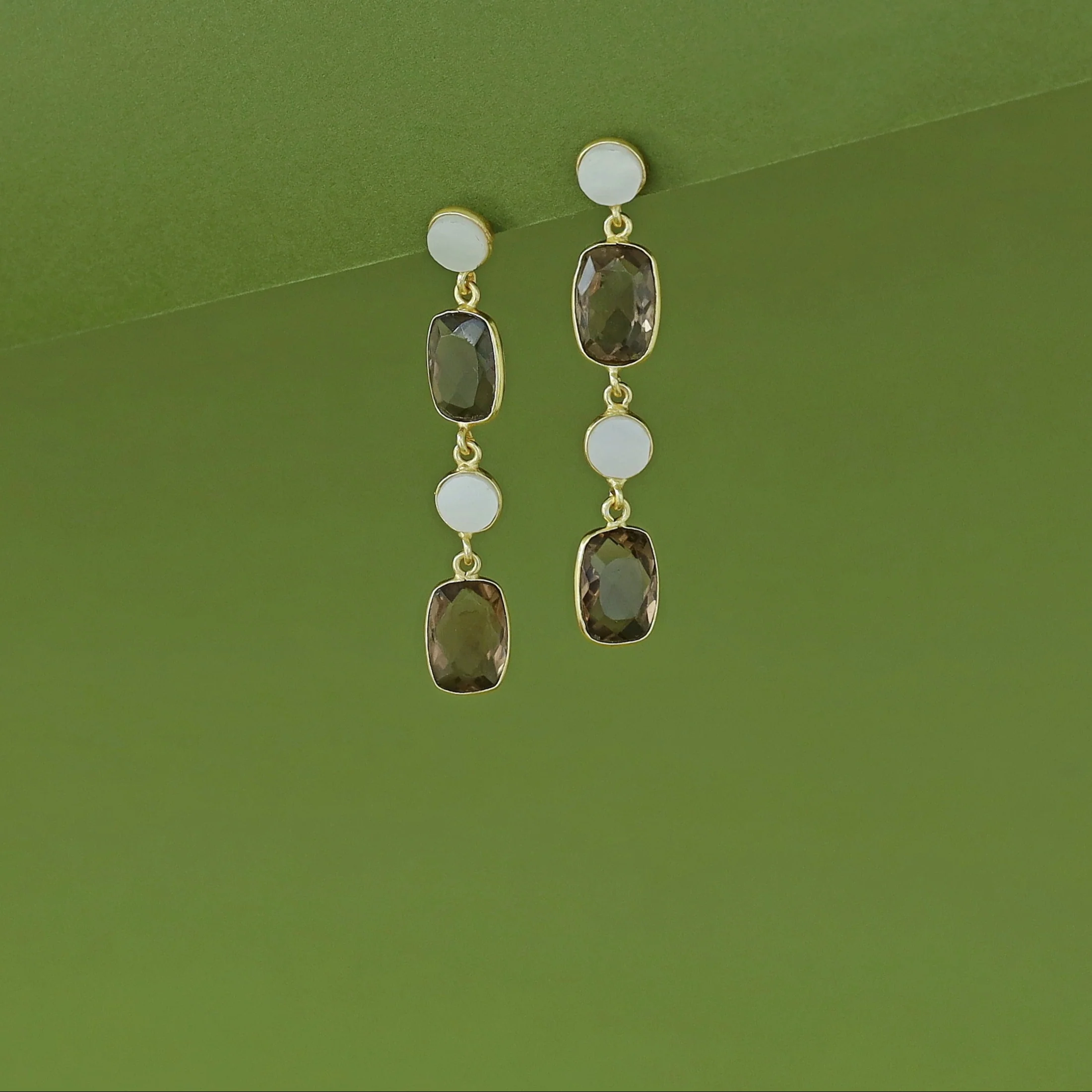 Eshita Golden Dual MOP + Glossy Earring - Image 5