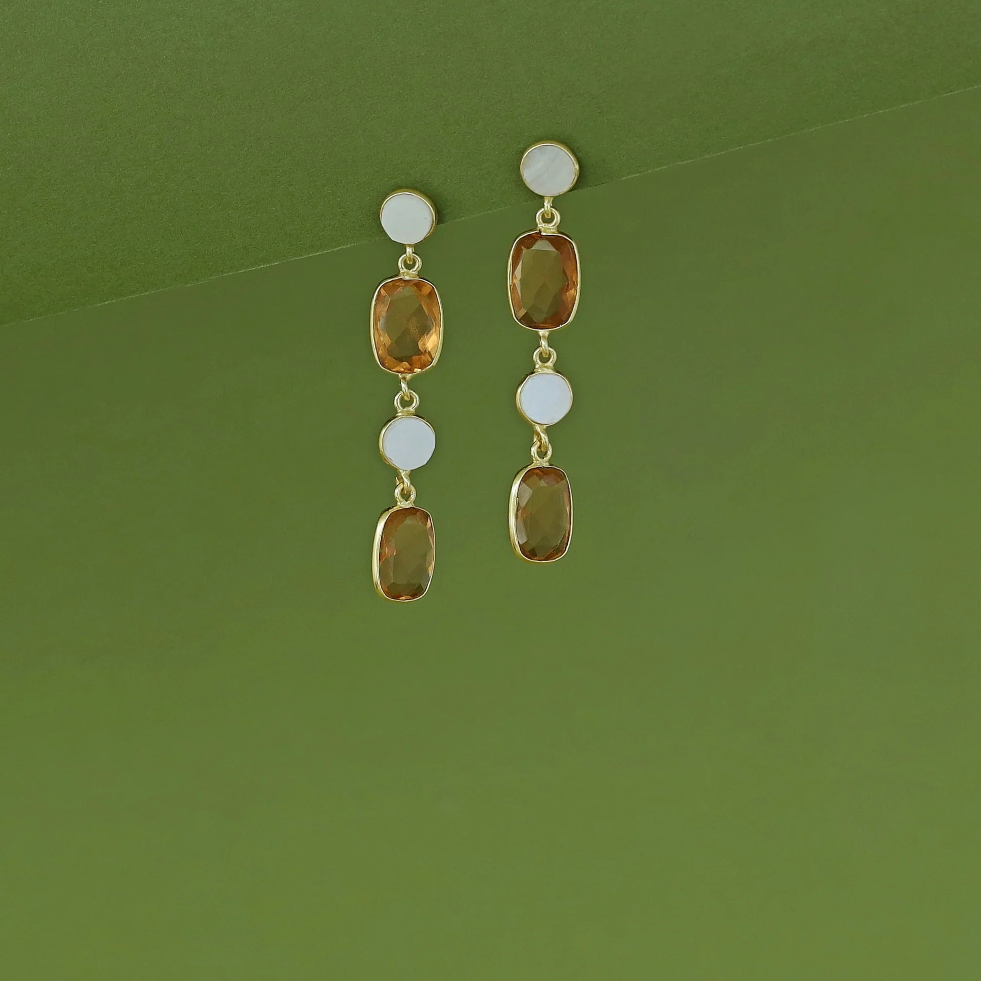 Eshita Golden Dual MOP + Glossy Earring - Image 7