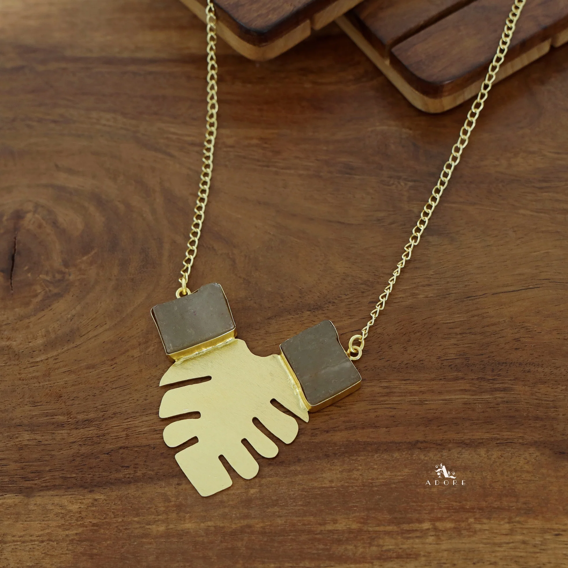 Golden Maple Leaf Dual Raw Stone Neckpiece - Image 9