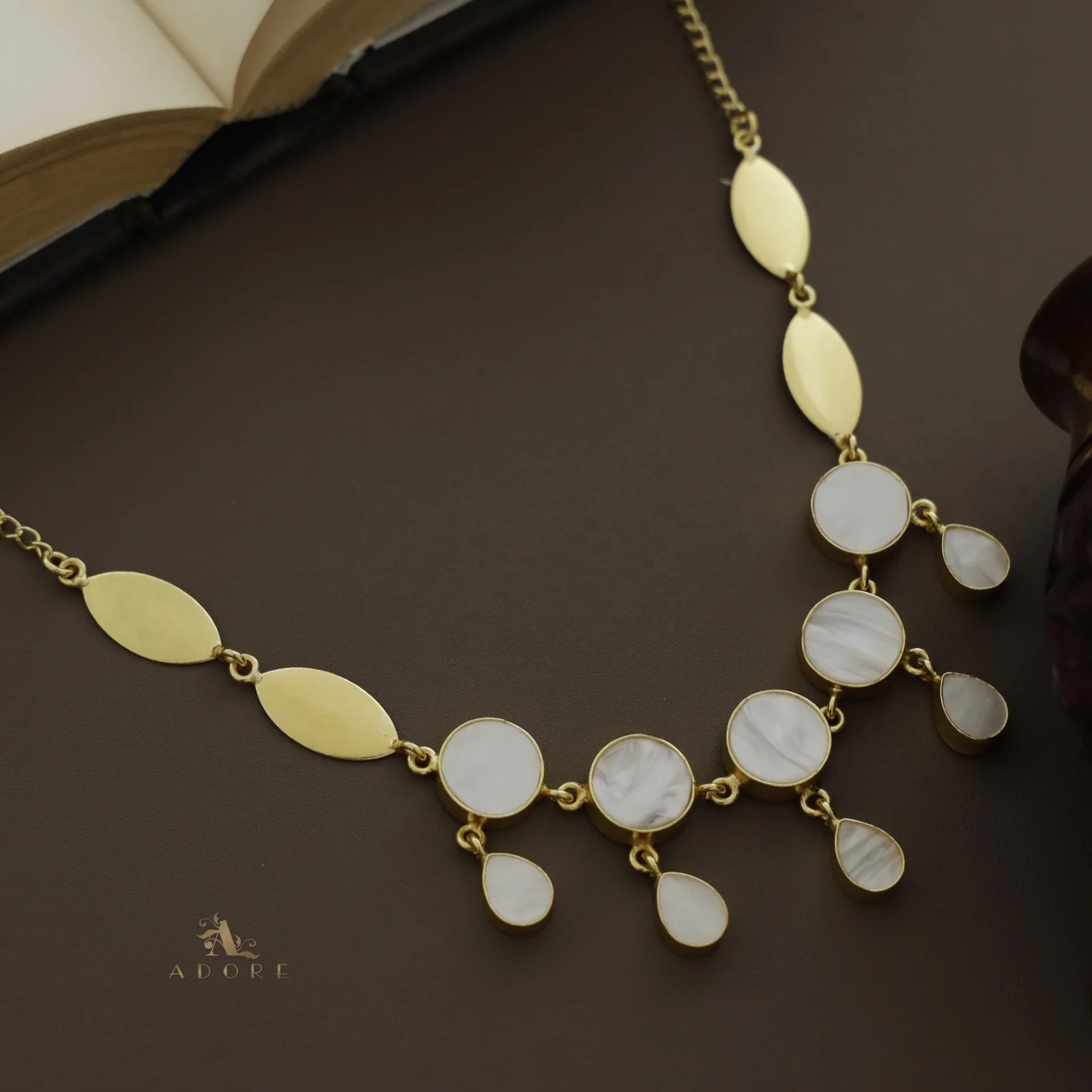 Golden Ellipse Round & Drop MOP Short Neckpiece - Image 2