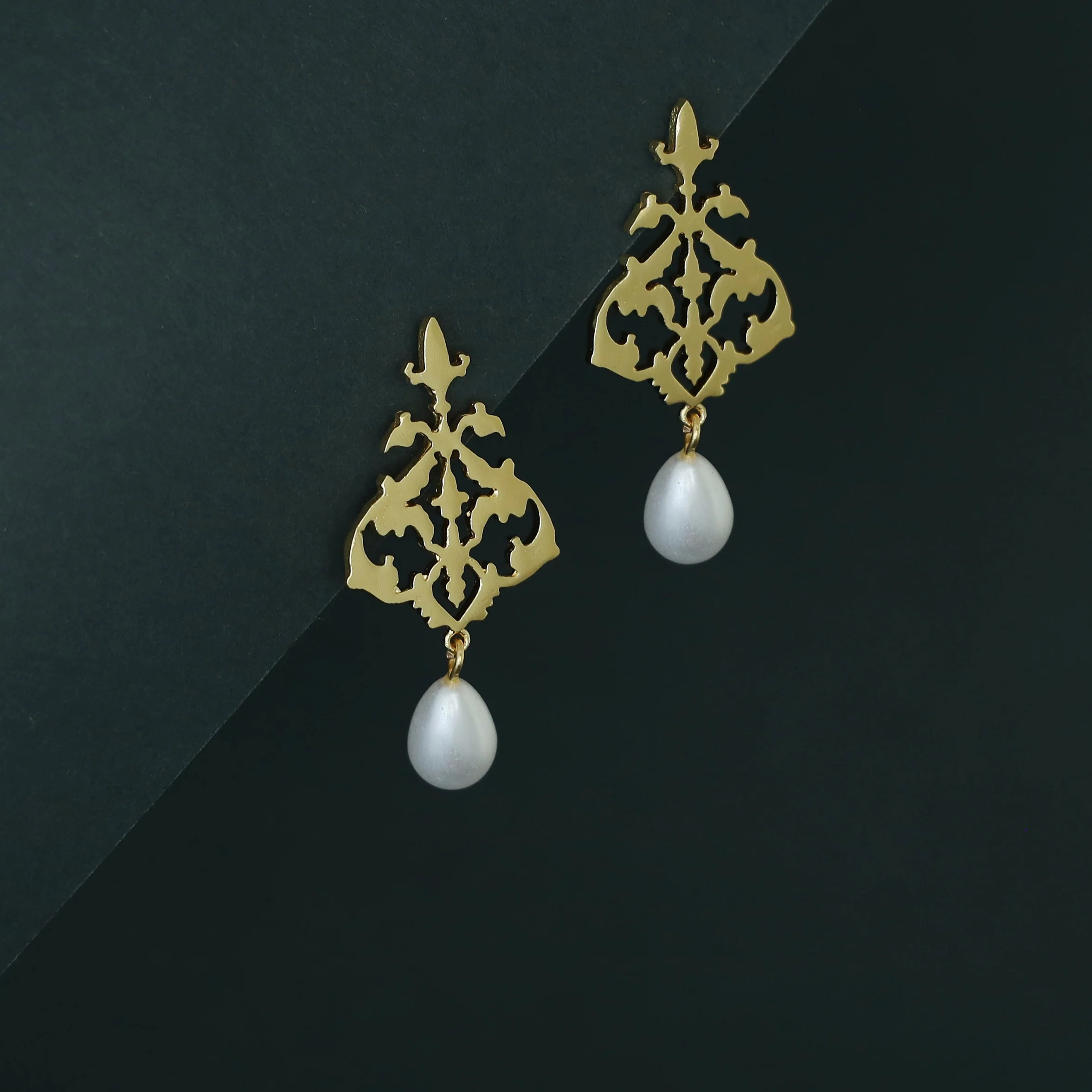 Simone Filigree Pearl Drop Earring - Image 2