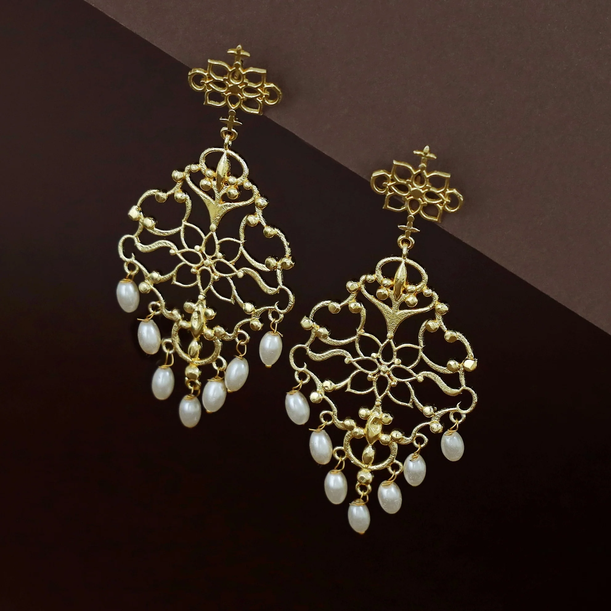 Golden Filigree Rice Pearl Earring - Image 2