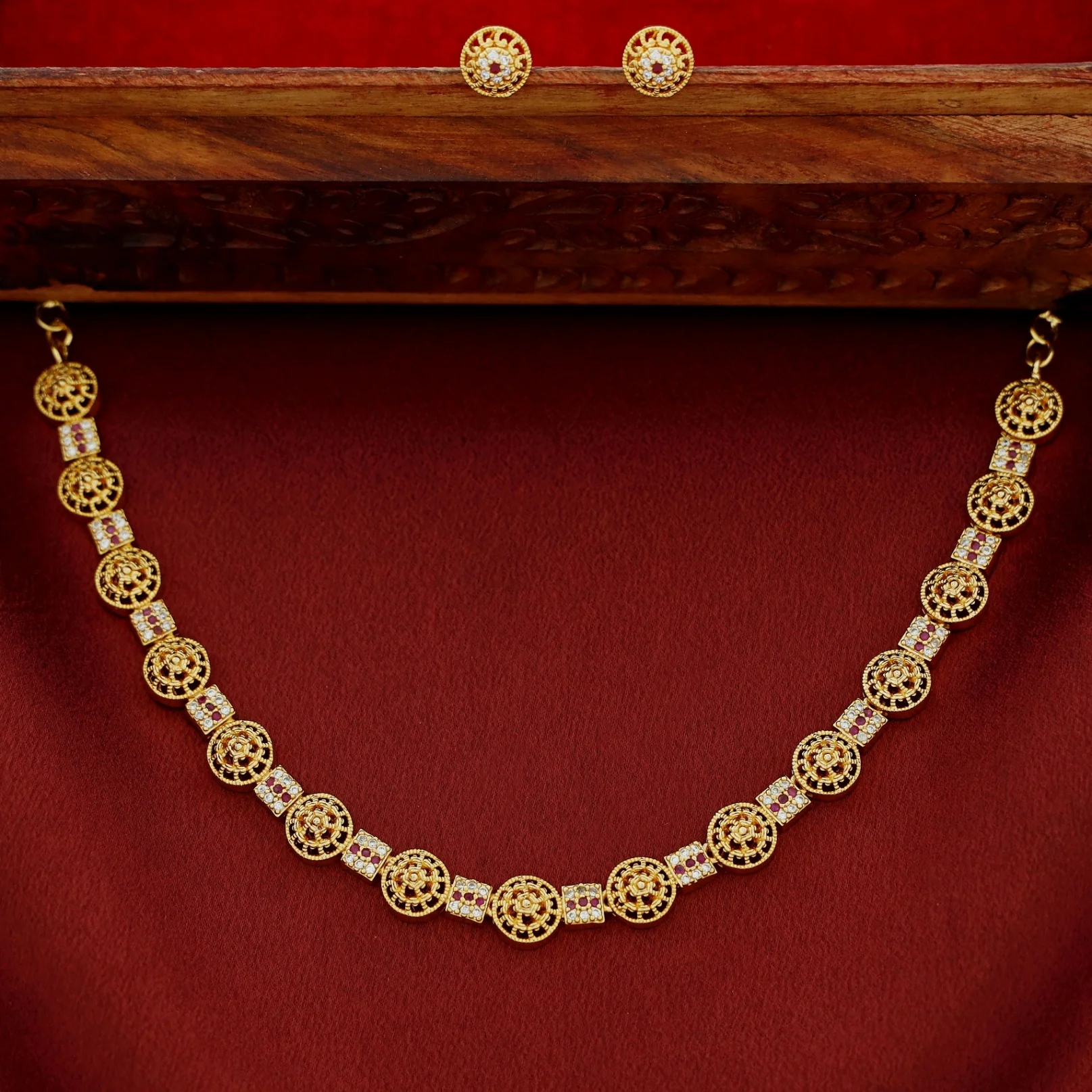 Golden Flower Square Short Neckpiece With Stud - Image 4