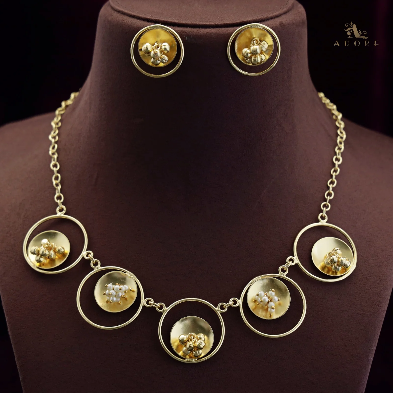 Golden Ghungroo Pearl Circle Neckpiece With Earring - Image 4