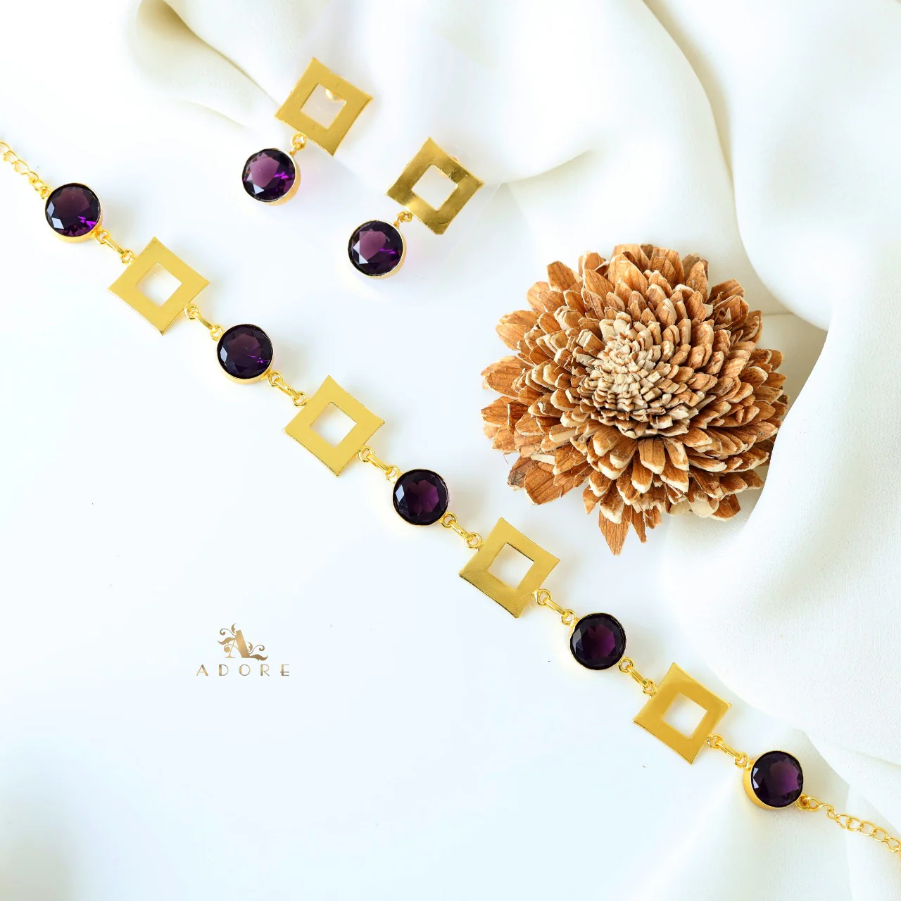 Golden Glossy 4 Square Neckpiece With Earring - Image 11