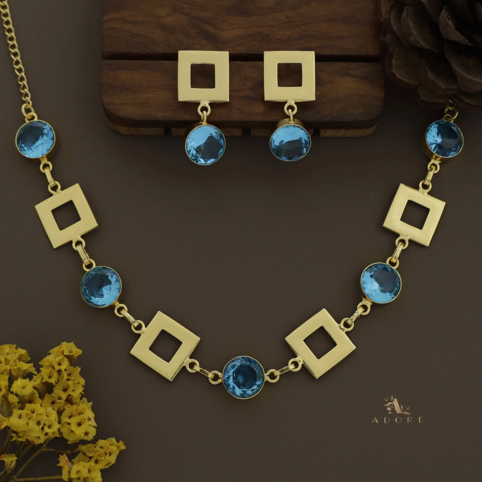 Golden Glossy 4 Square Neckpiece With Earring - Image 14