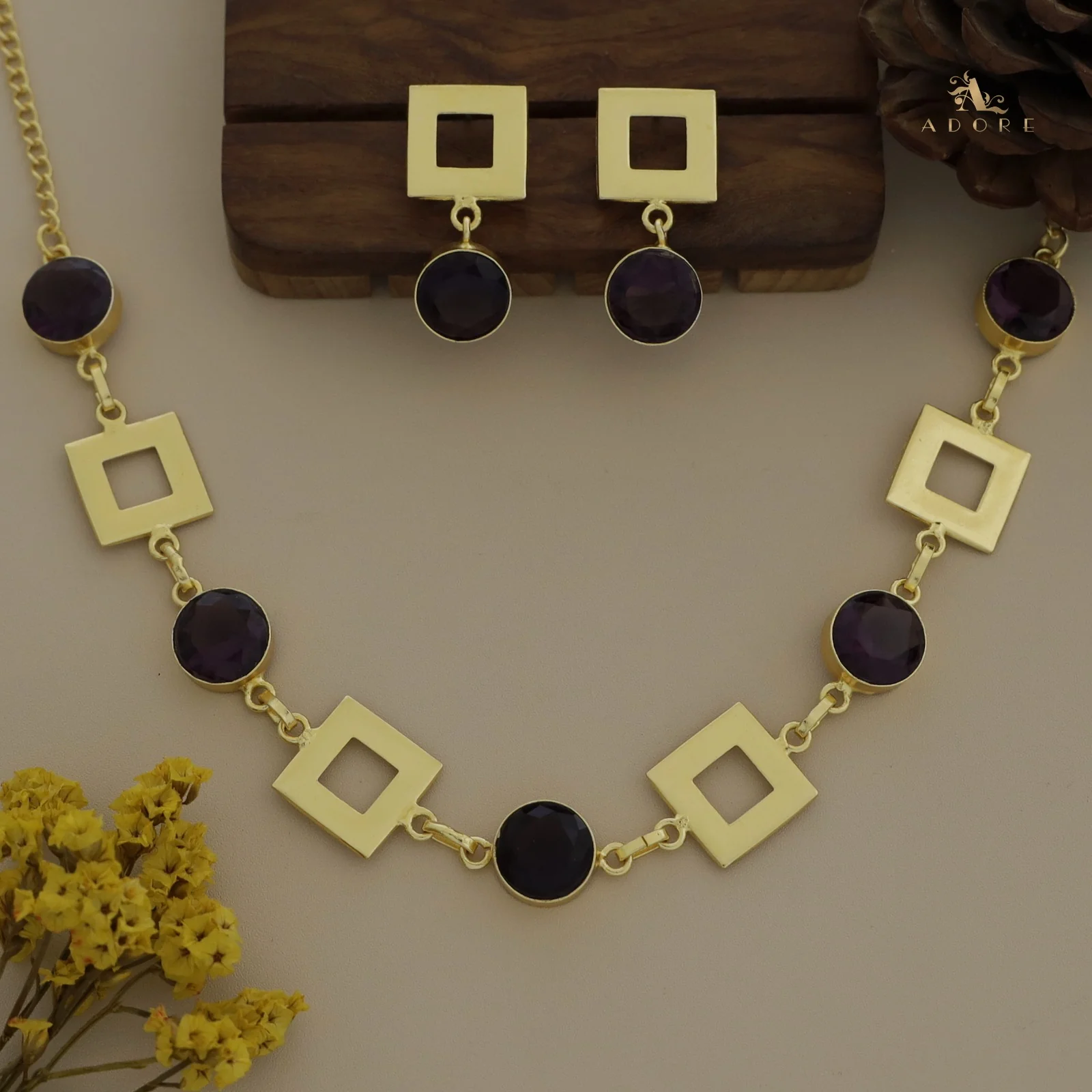Golden Glossy 4 Square Neckpiece With Earring - Image 15