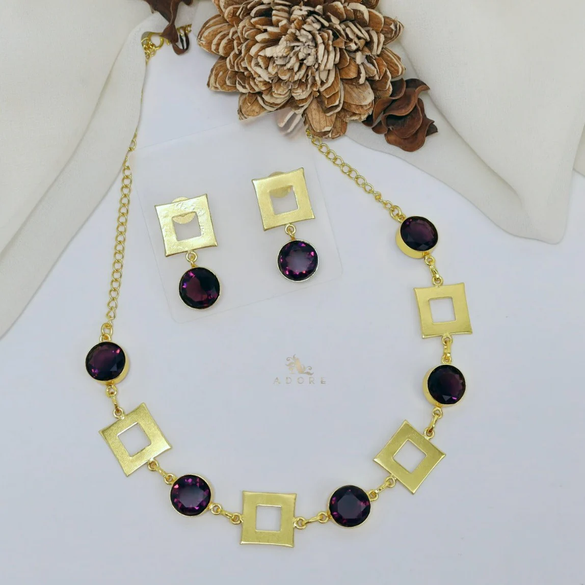 Golden Glossy 4 Square Neckpiece With Earring - Image 4