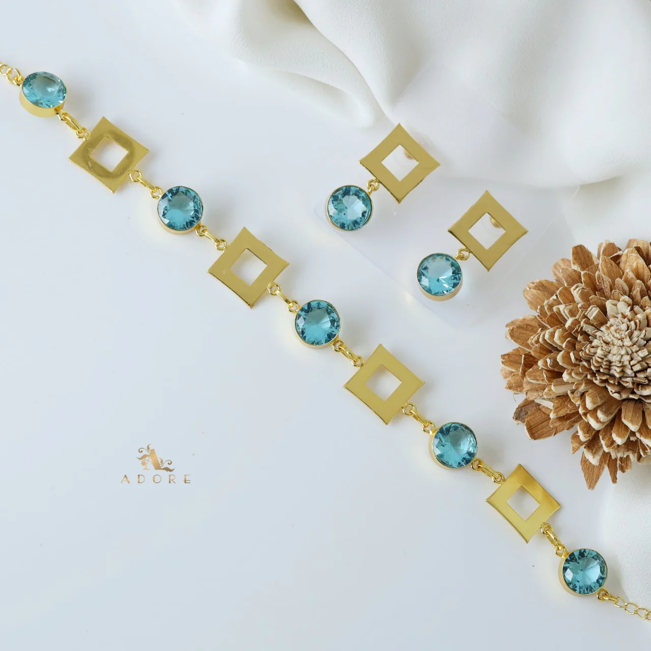 Golden Glossy 4 Square Neckpiece With Earring - Image 5