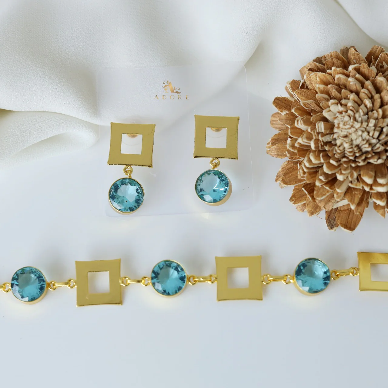 Golden Glossy 4 Square Neckpiece With Earring - Image 6
