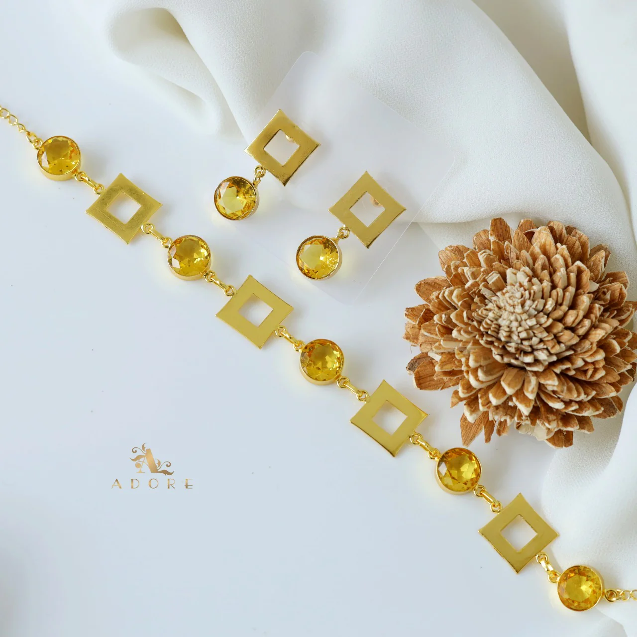 Golden Glossy 4 Square Neckpiece With Earring - Image 9