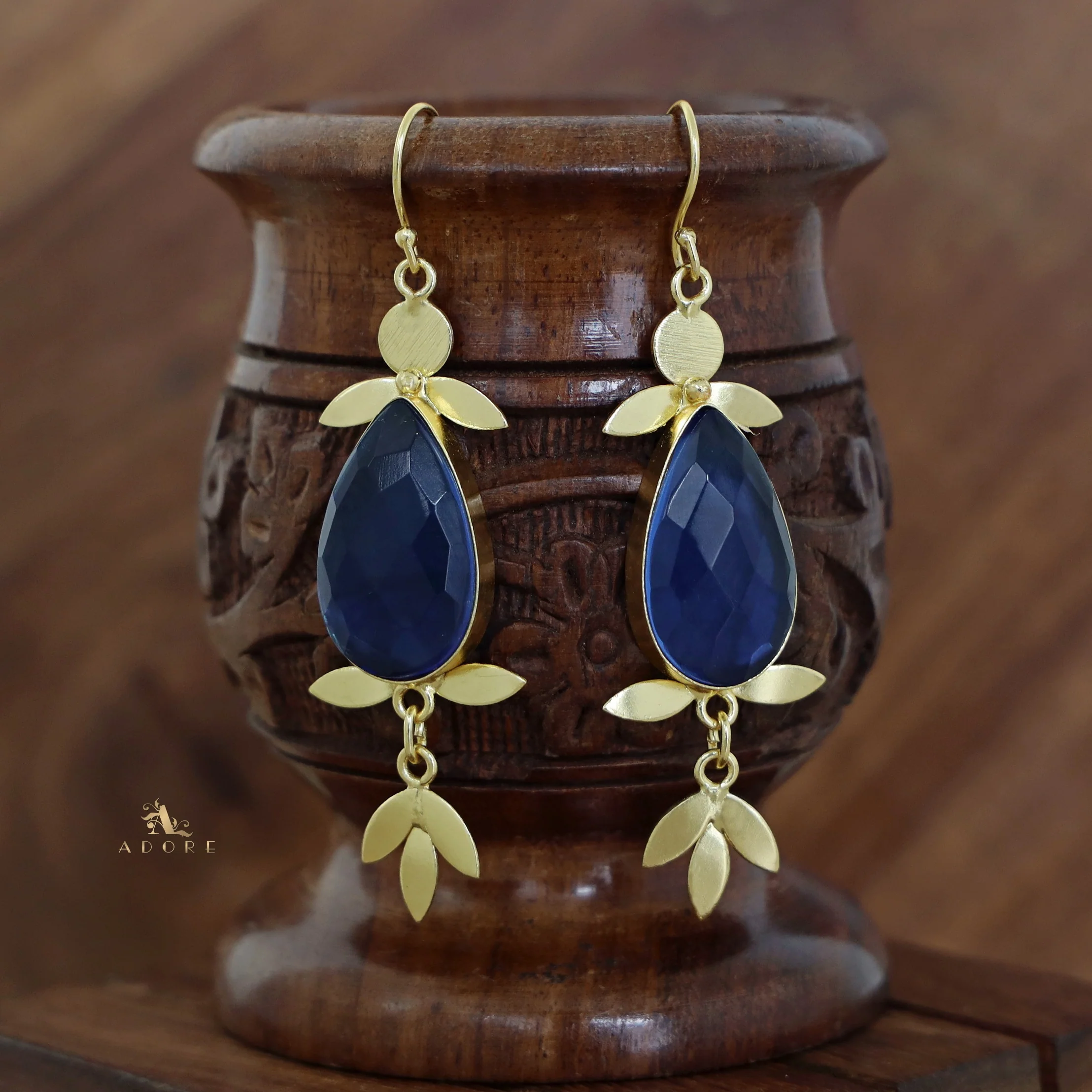 Golden Glossy Stone Leafy Drop Earring - Image 9