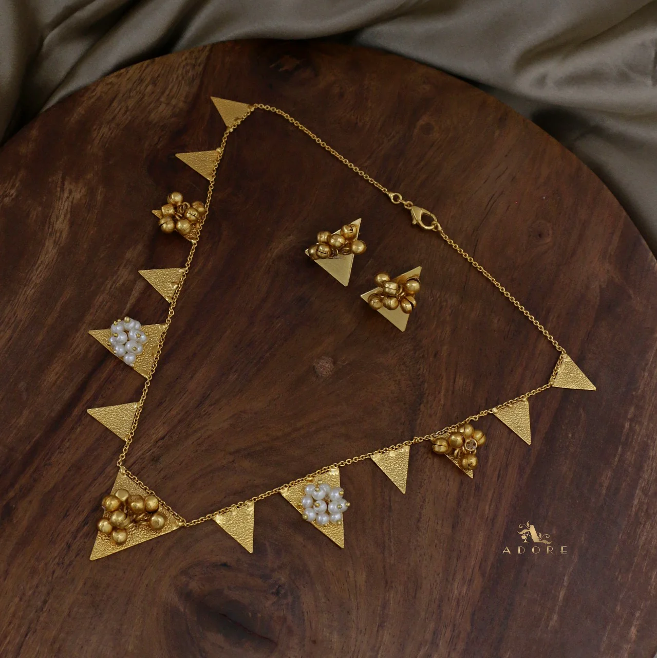 Golden Ghungroo Triangle Short Neckpiece With Earring - Image 3