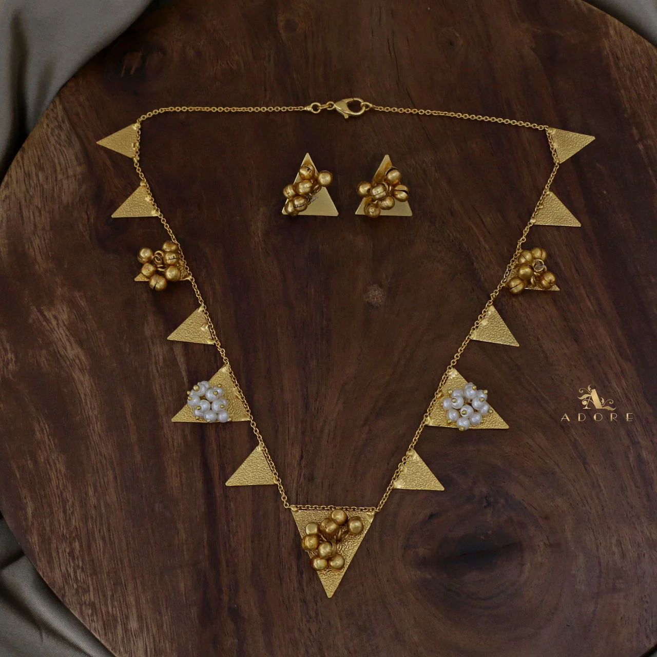 Golden Ghungroo Triangle Short Neckpiece With Earring - Image 5
