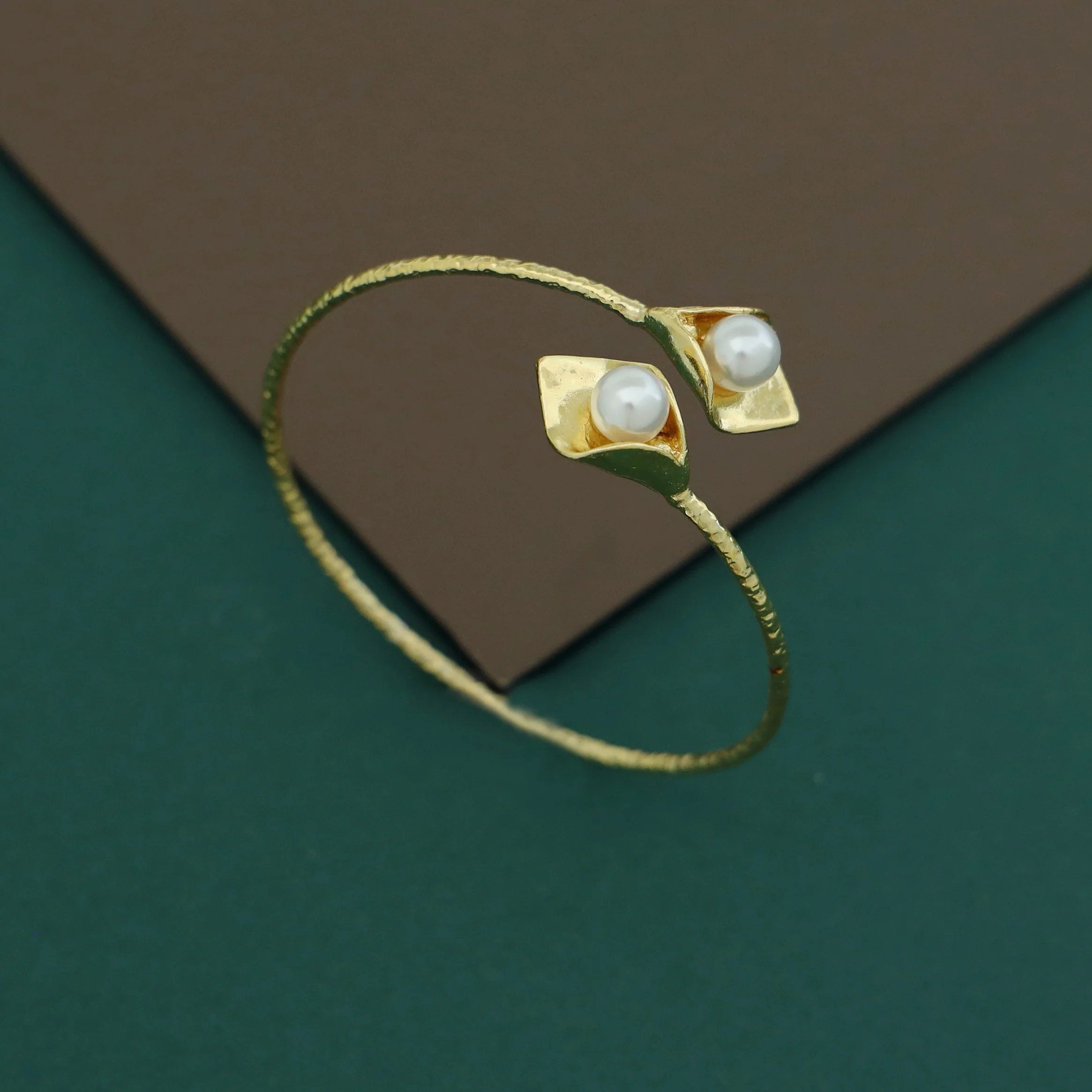 Golden Hammered Calla Lily Branch Pearl Bangle - Image 3