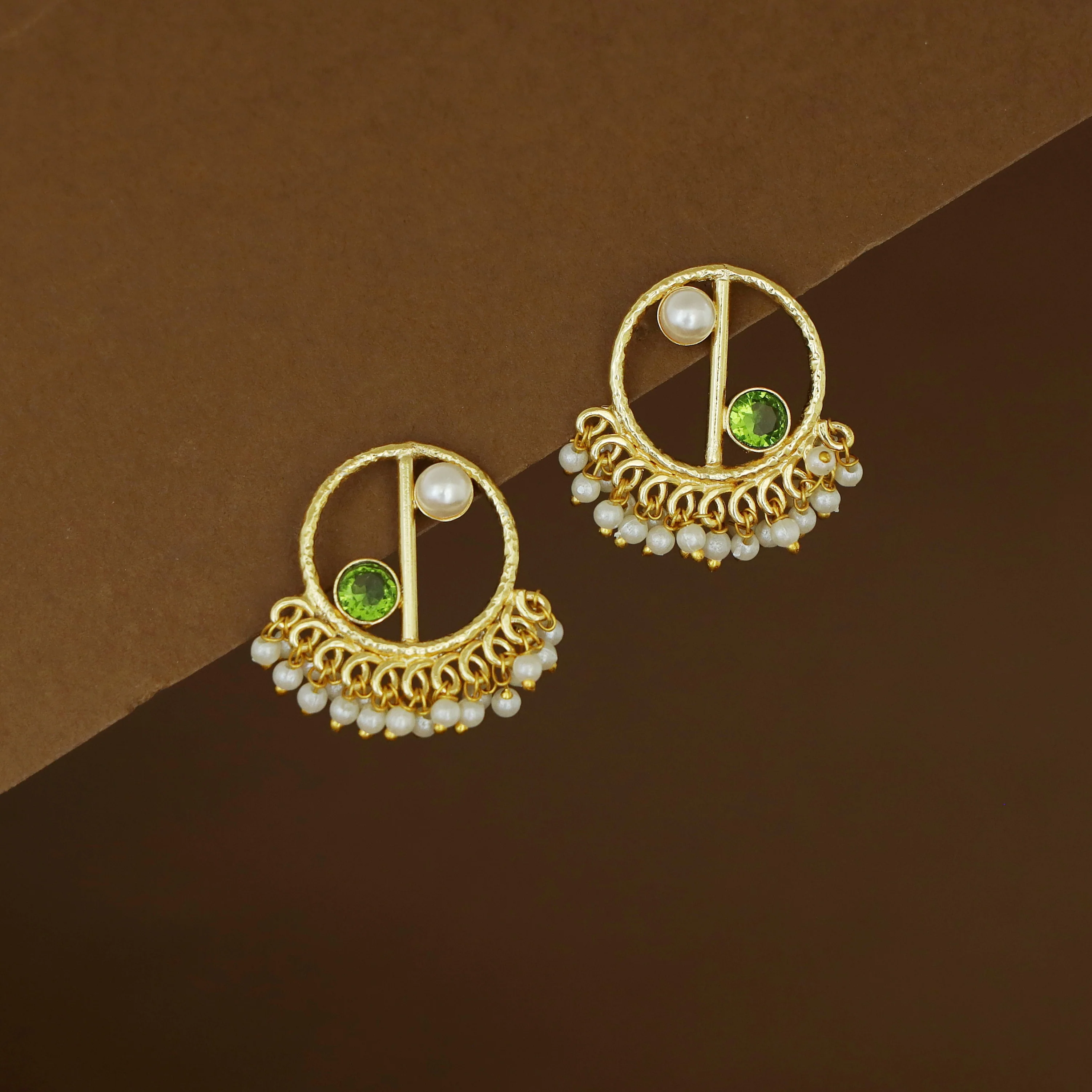 Golden Hammered Circle Cluster Pearl Glossy Stone Earring - Image 10