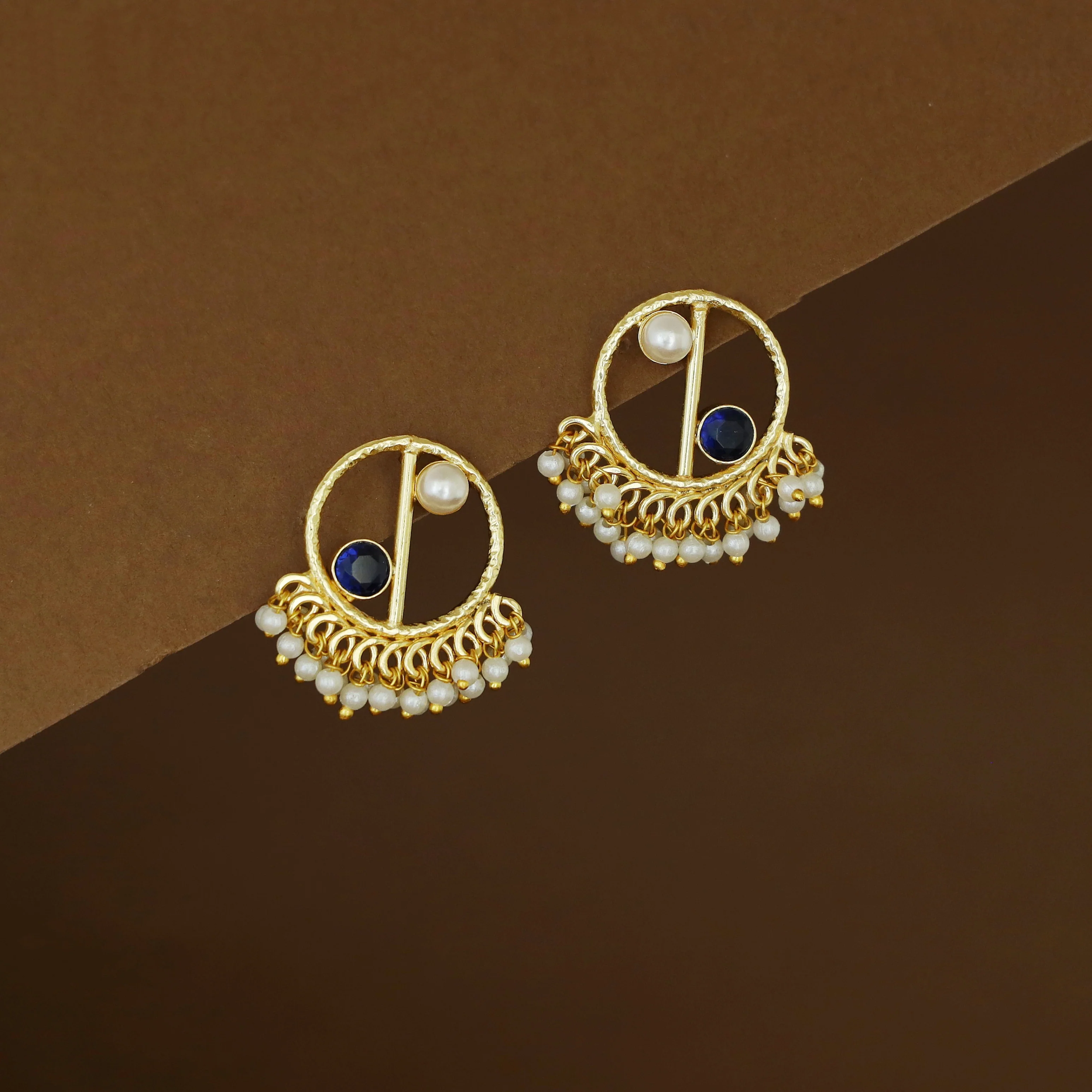 Golden Hammered Circle Cluster Pearl Glossy Stone Earring - Image 6