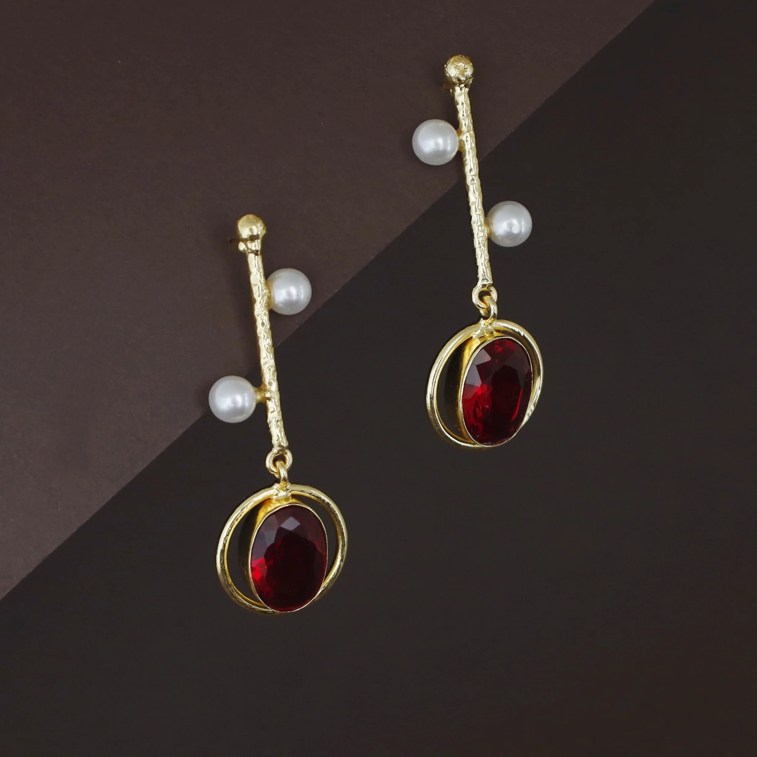 Golden Hammered Stick Pearl Oval Glossy Earring - Image 10