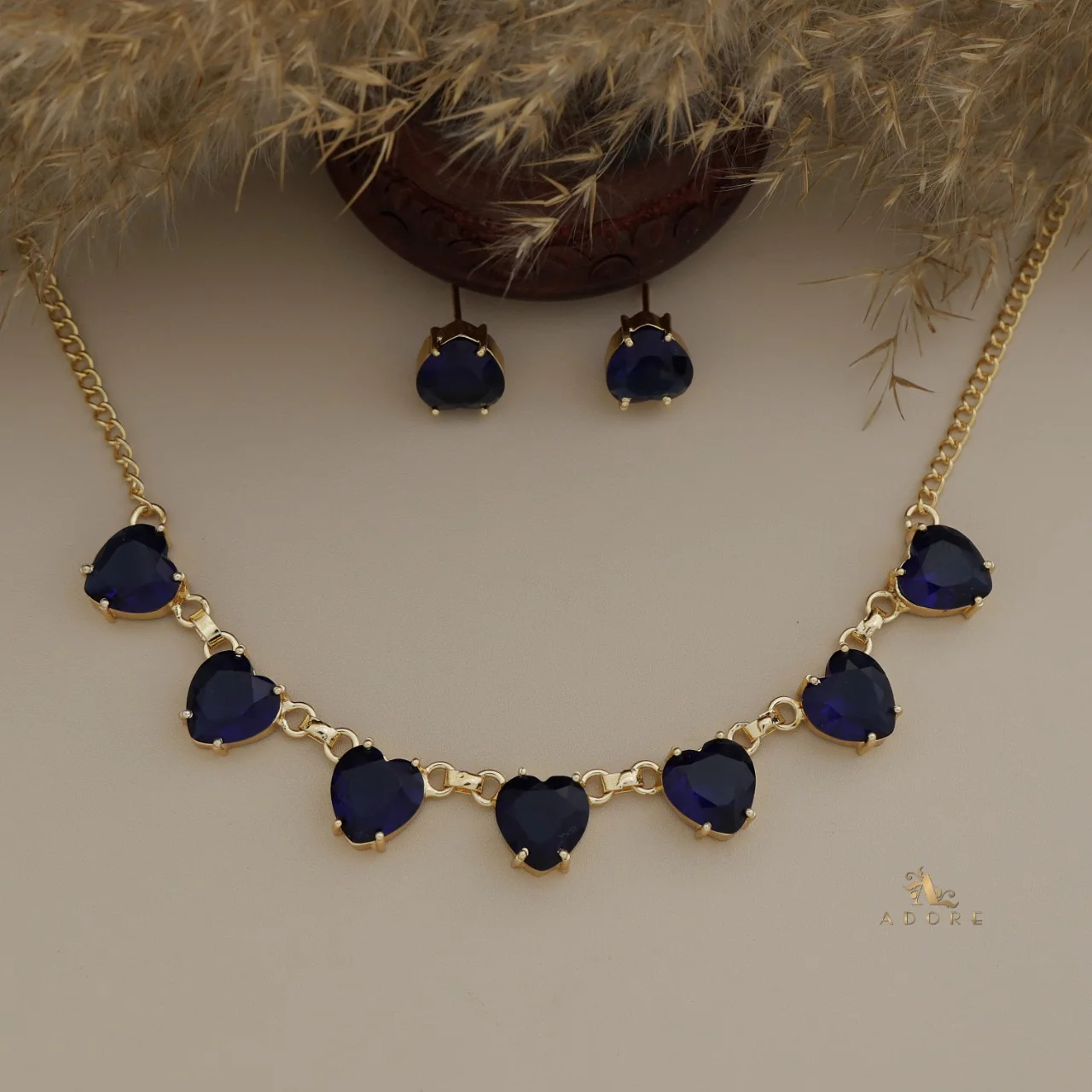 Golden Glossy 7 Heart Neckpiece With Stud - Image 2
