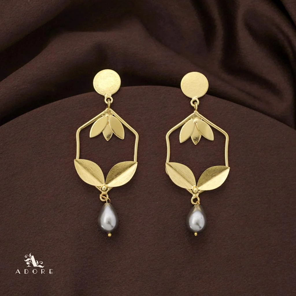 Golden Hexagon Leafy Pearl Drop Earring - Image 3