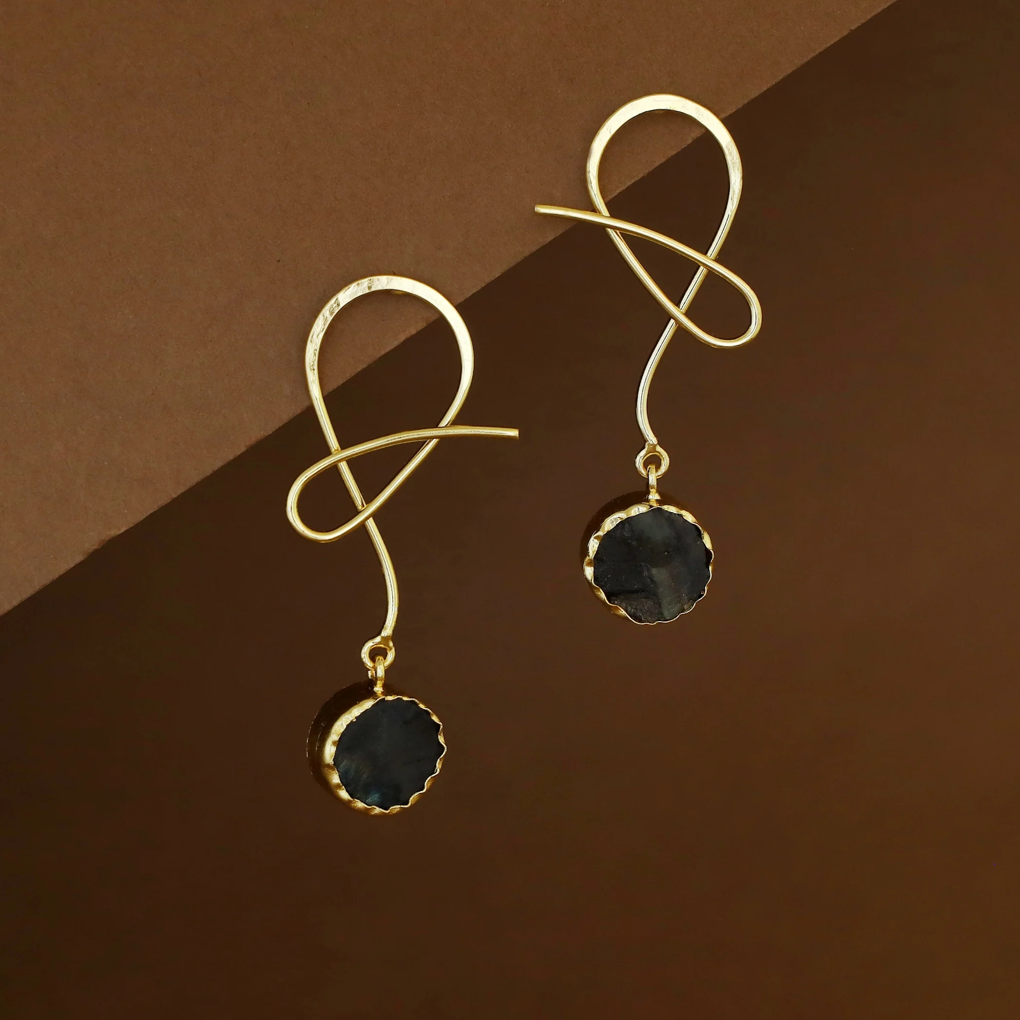 Golden Infinity Ribbon Raw Stone Earring - Image 2