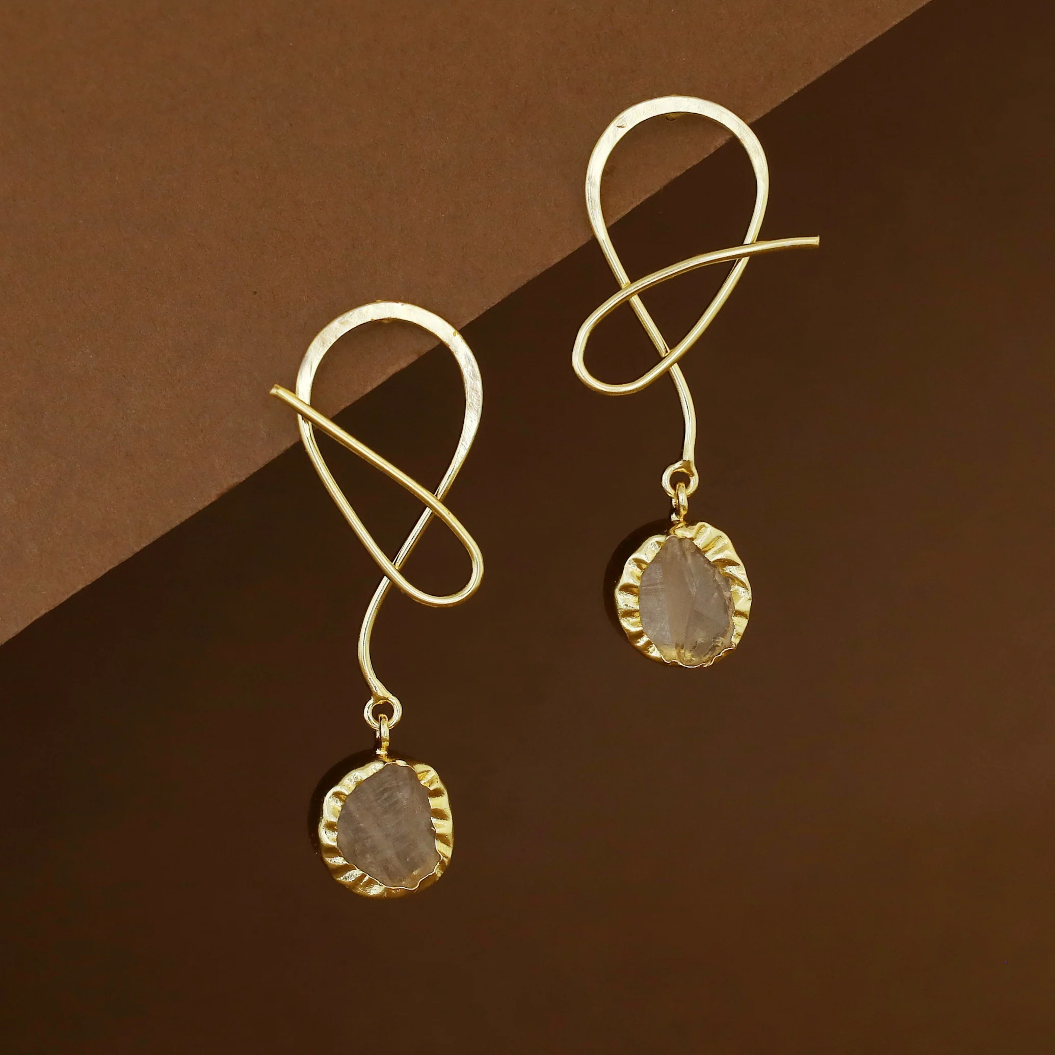 Golden Infinity Ribbon Raw Stone Earring - Image 5