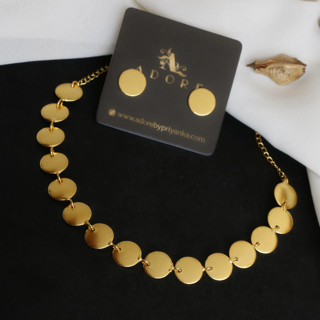 Golden Kashi Short Neckpiece/Choker With Earring - Image 3