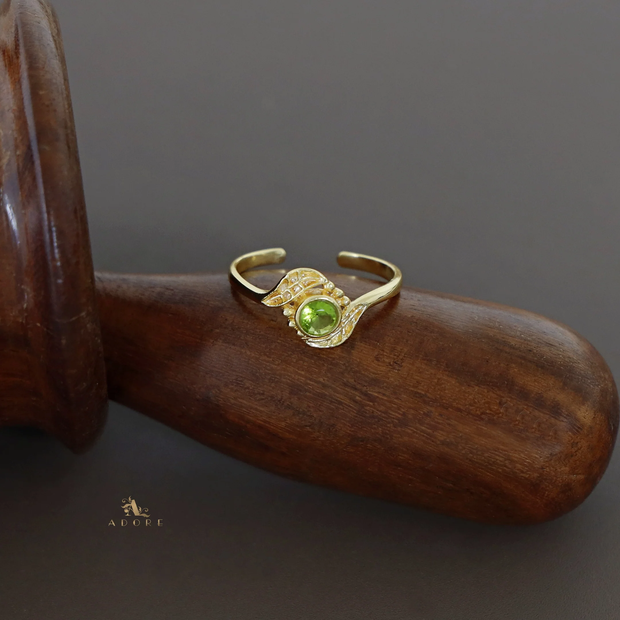 Golden Leafy Round Glossy Ring - Image 5