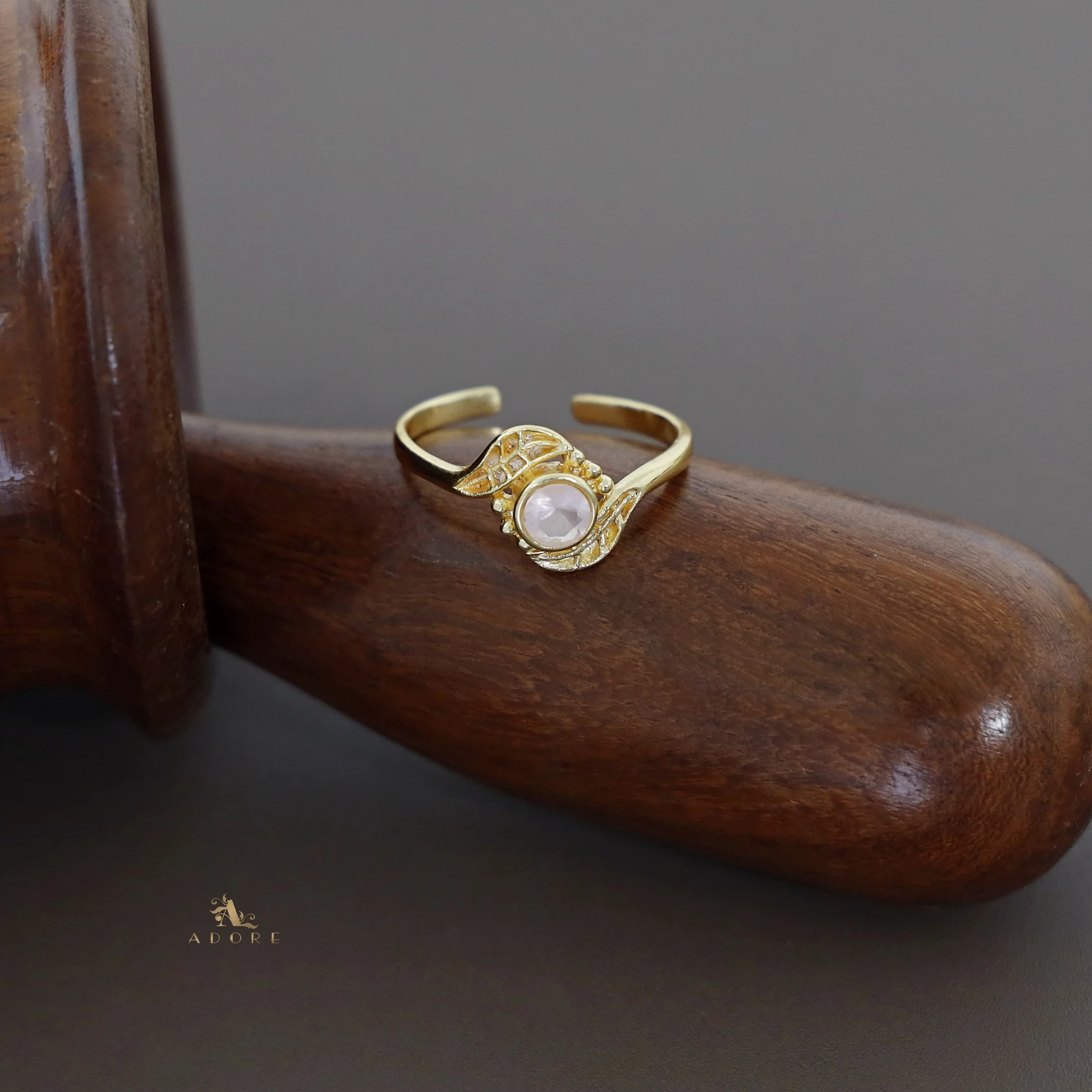 Golden Leafy Round Glossy Ring - Image 7
