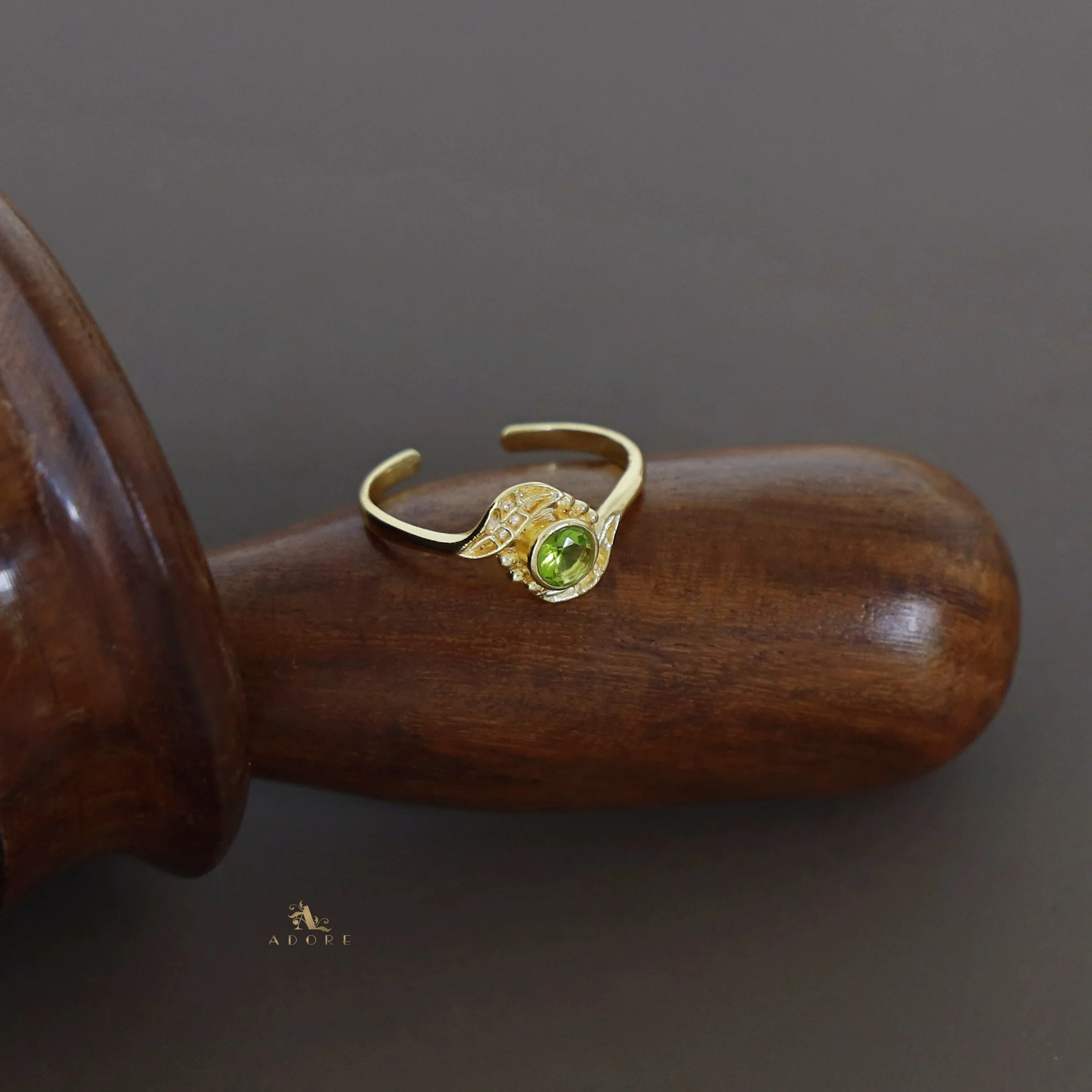 Golden Leafy Round Glossy Ring - Image 8
