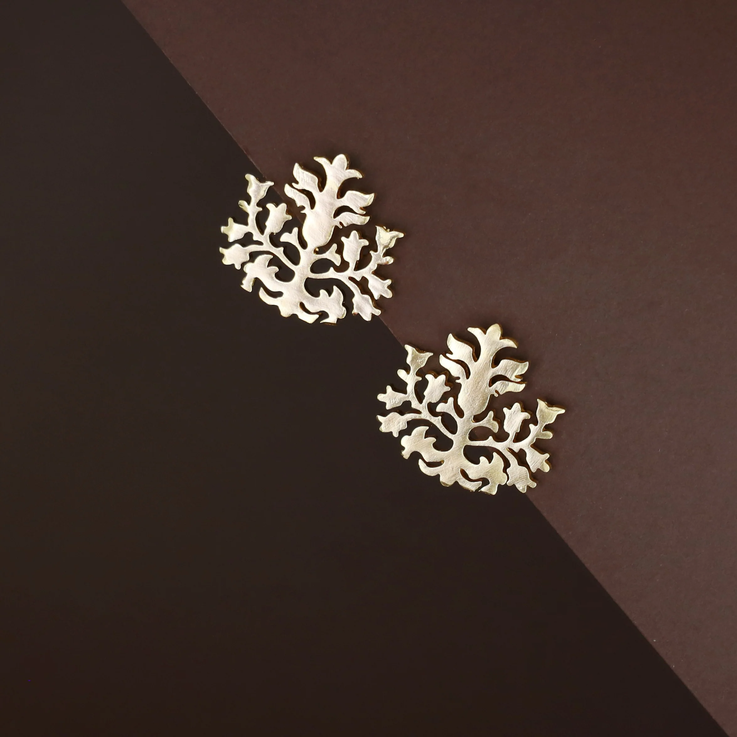 Golden Liv Filigree Earring - Image 3