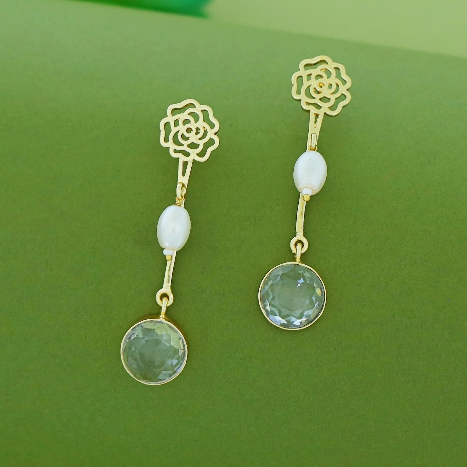 Golden Mini Raazi Flower Stick Pearl Glossy Earring - Image 6